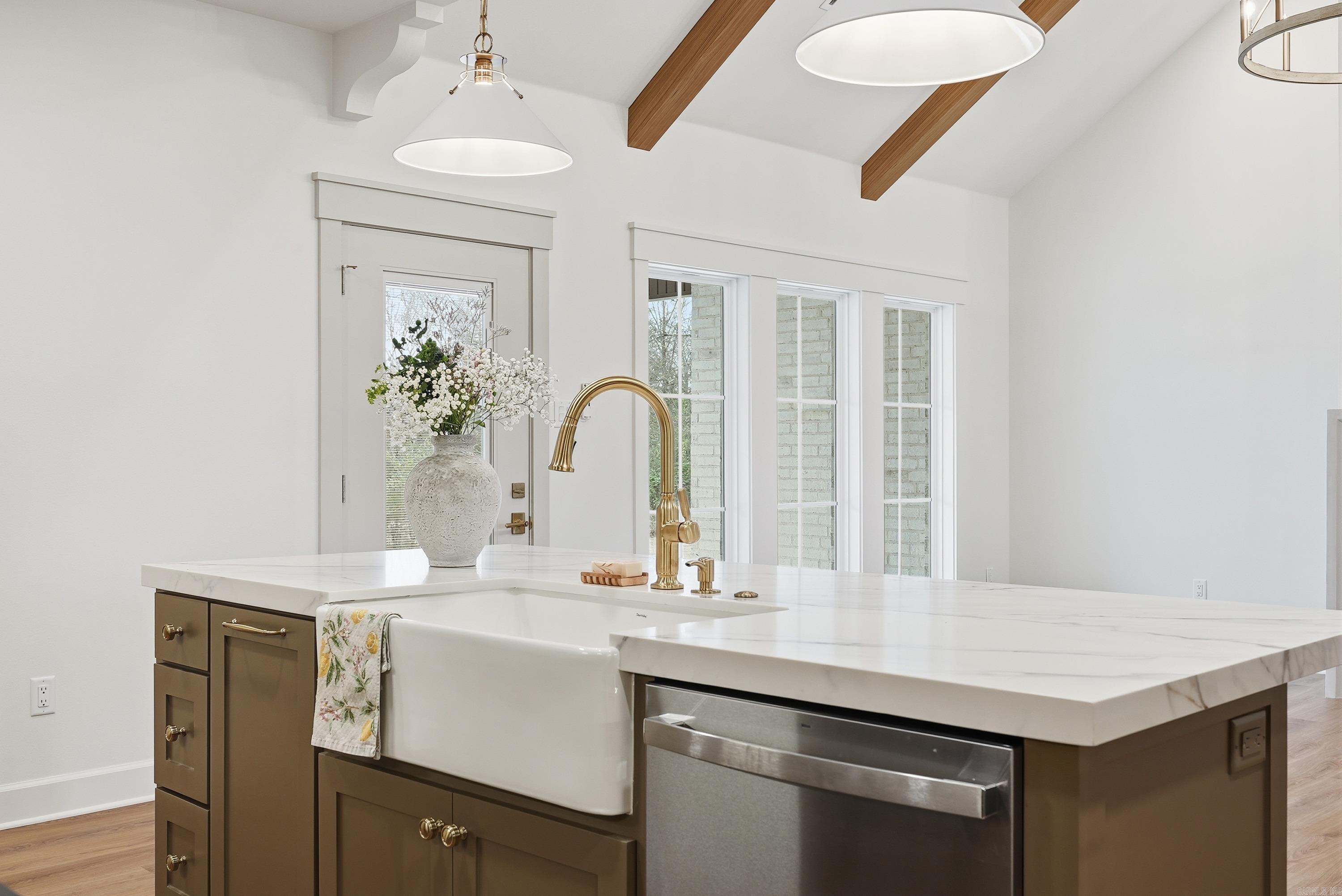 10 Dandelion  Greenbrier, AR