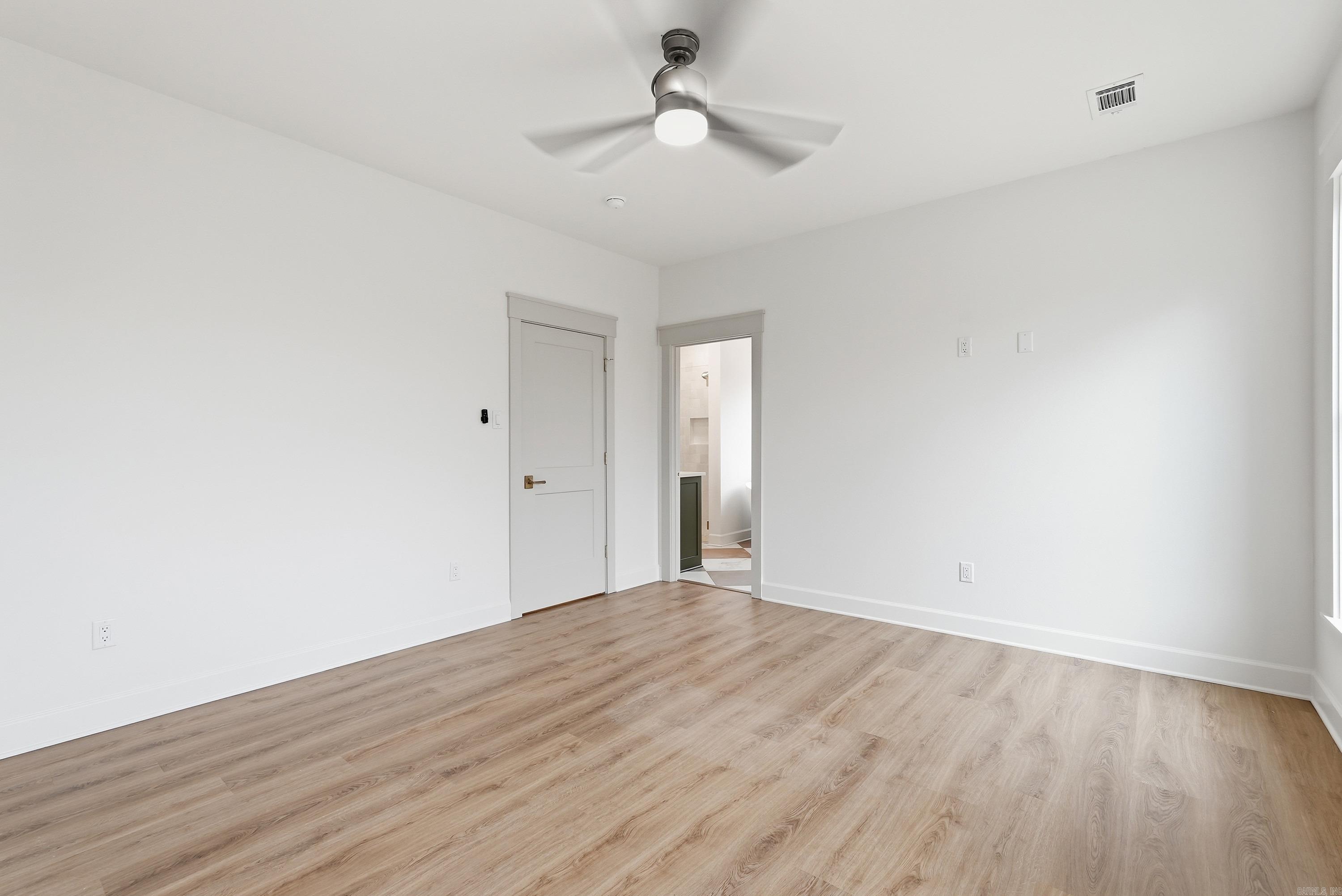 10 Dandelion  Greenbrier, AR