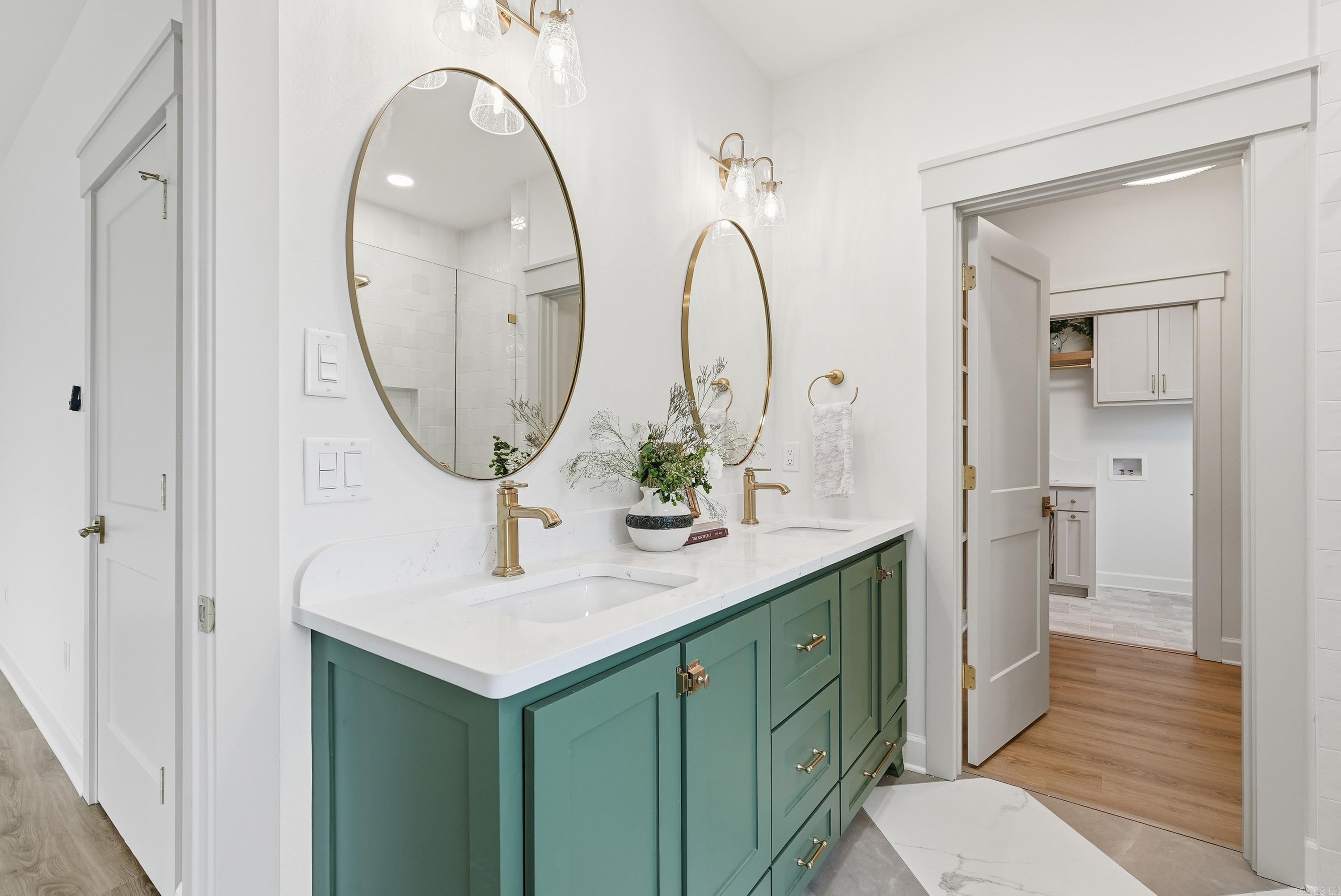 10 Dandelion  Greenbrier, AR