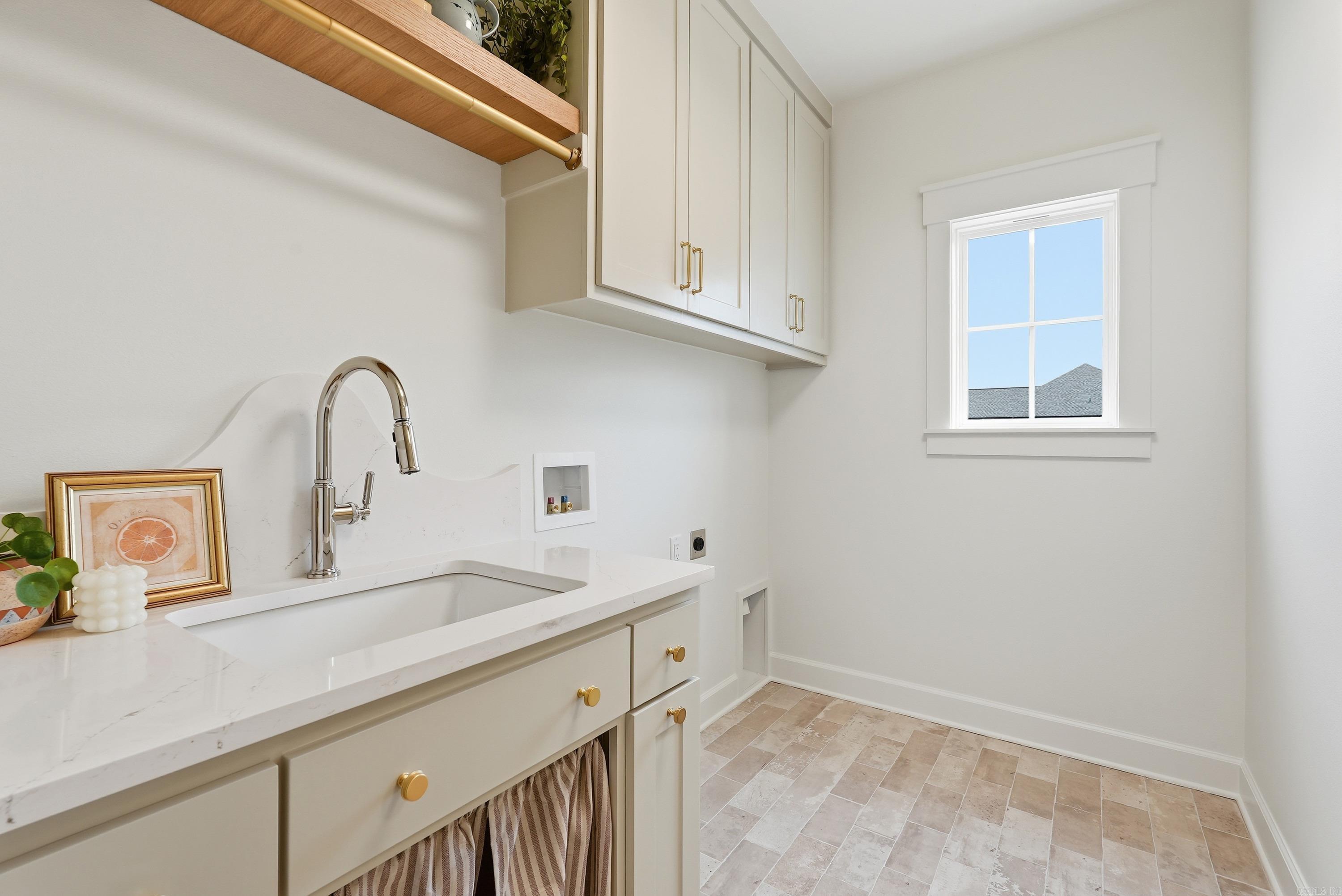 10 Dandelion  Greenbrier, AR