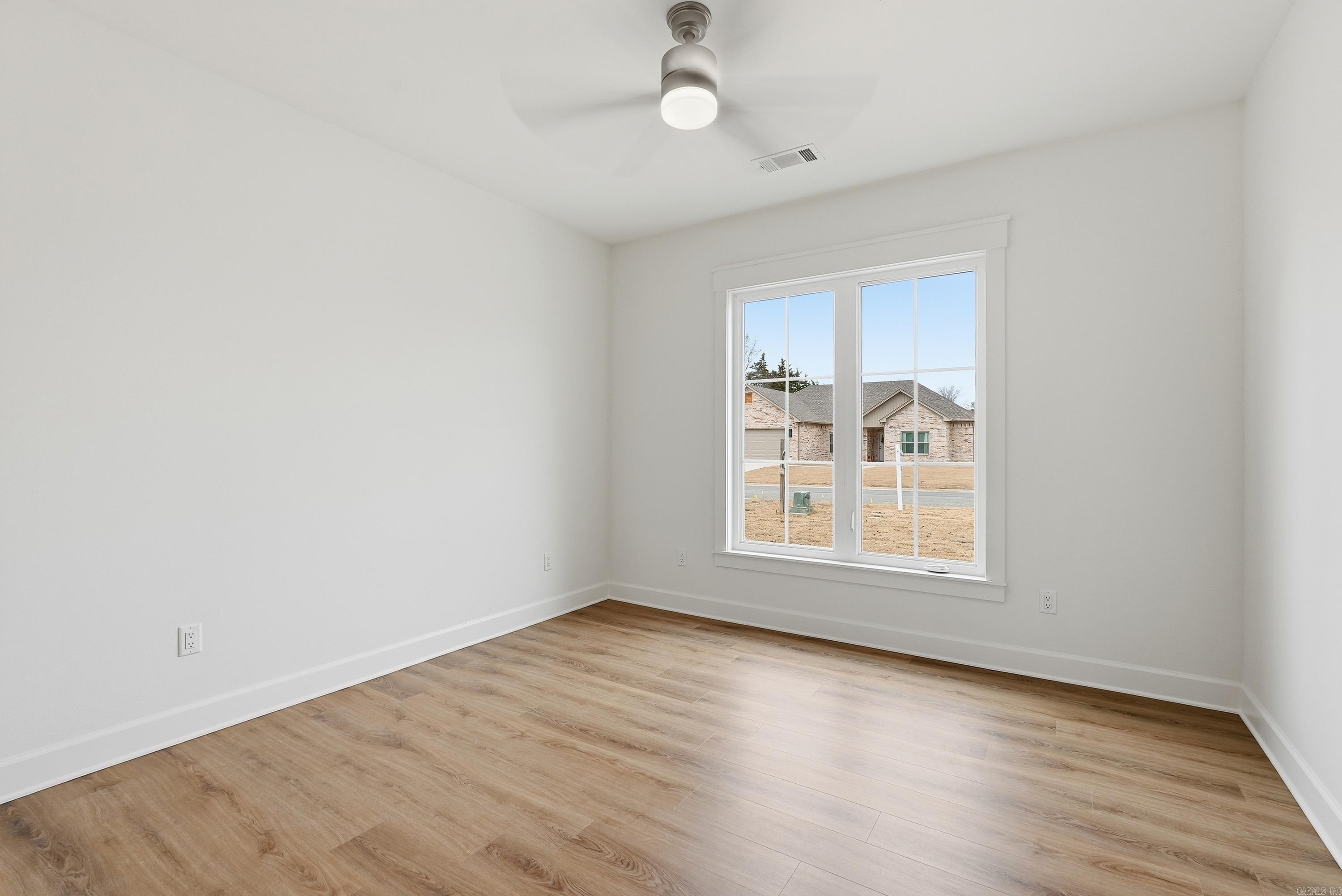 10 Dandelion  Greenbrier, AR