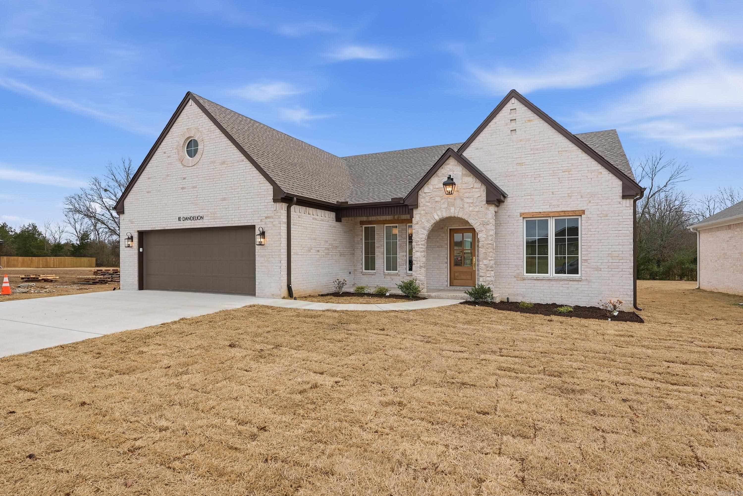 10 Dandelion  Greenbrier, AR