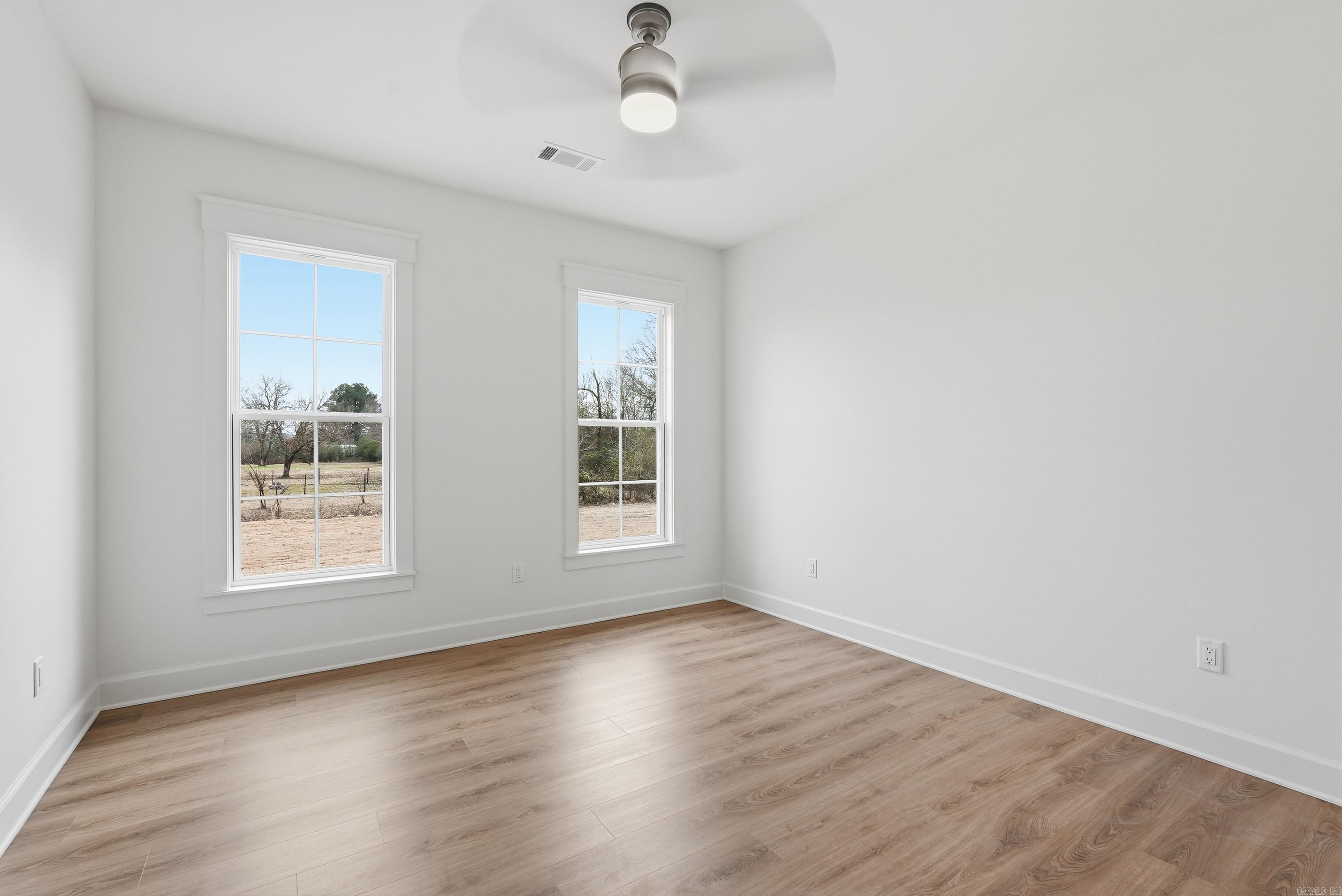 10 Dandelion  Greenbrier, AR