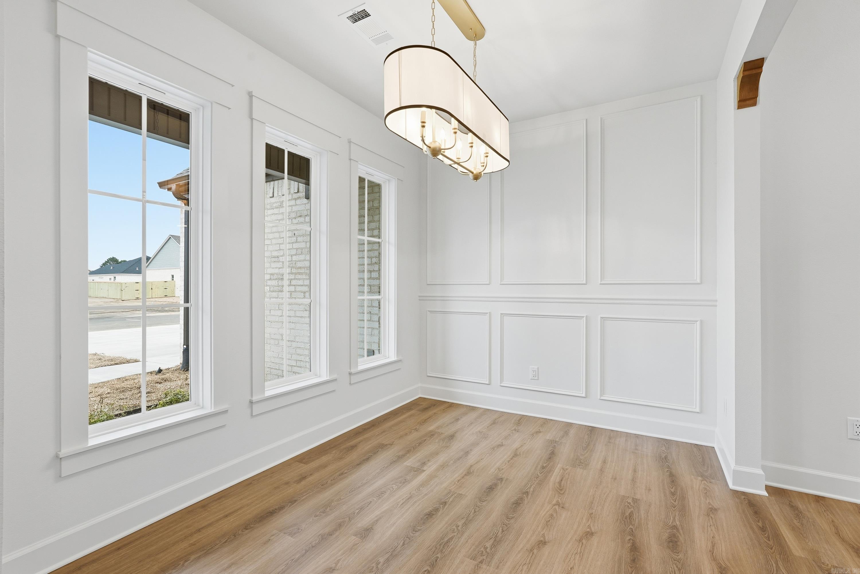 10 Dandelion  Greenbrier, AR