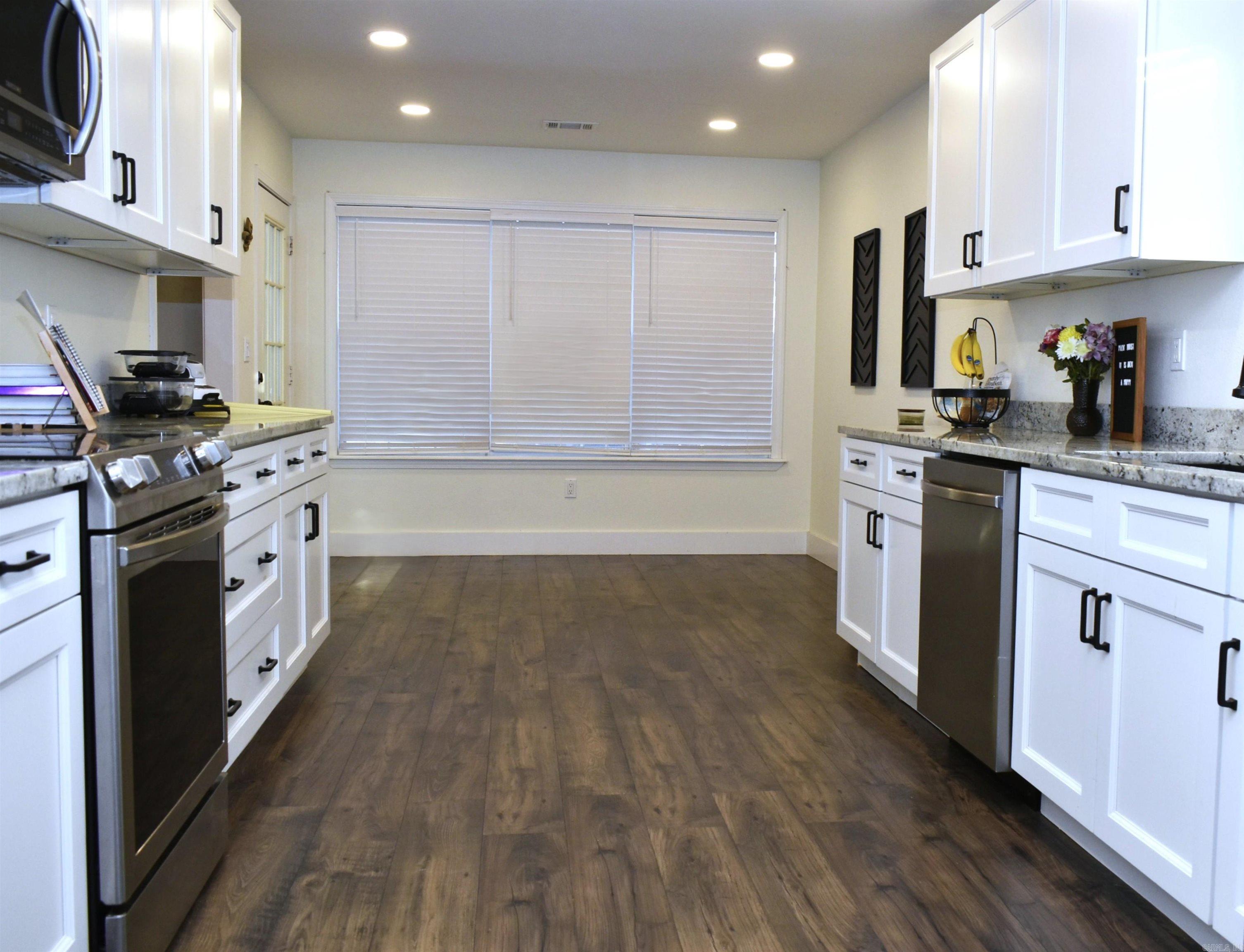 1304 Golf Course Jonesboro, AR 72404