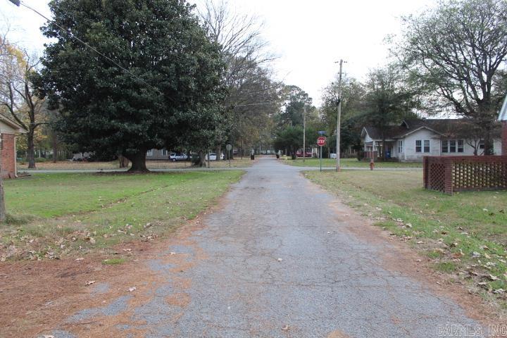 504 NE 3rd  England, AR