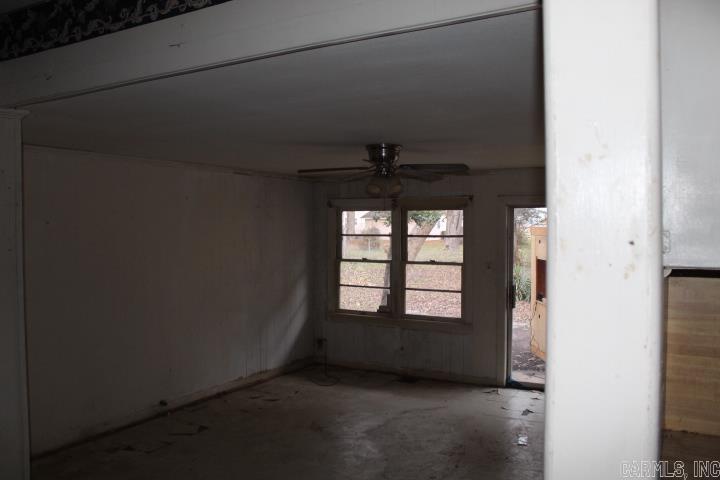 504 NE 3rd  England, AR