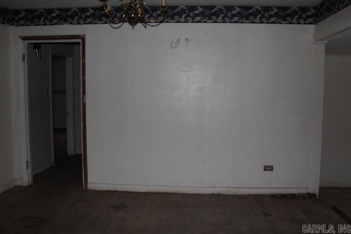 504 NE 3rd  England, AR