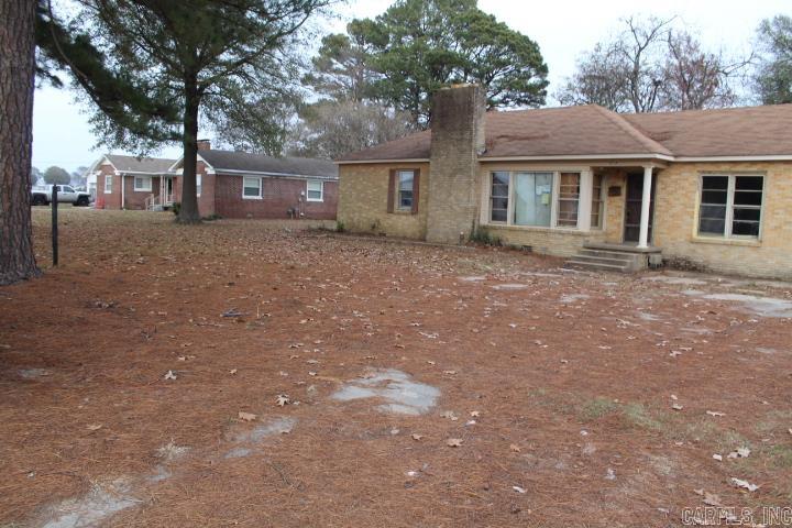 504 NE 3rd  England, AR