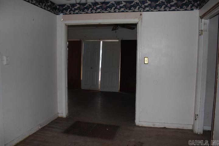 504 NE 3rd  England, AR