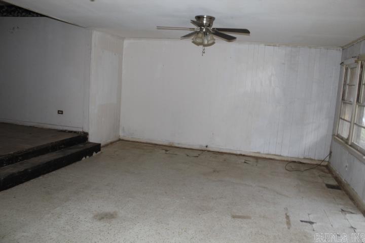 504 NE 3rd  England, AR