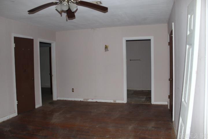 504 NE 3rd  England, AR