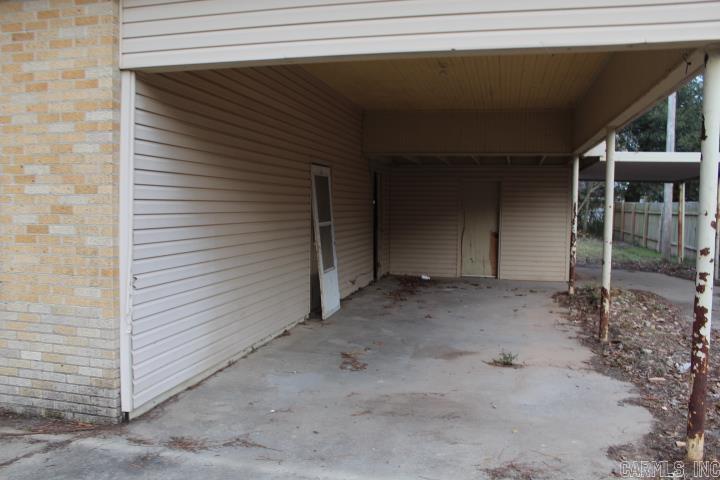 504 NE 3rd  England, AR