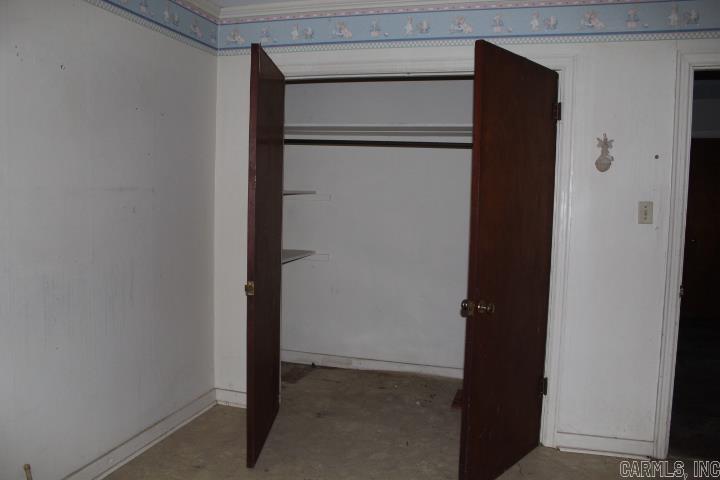 504 NE 3rd  England, AR