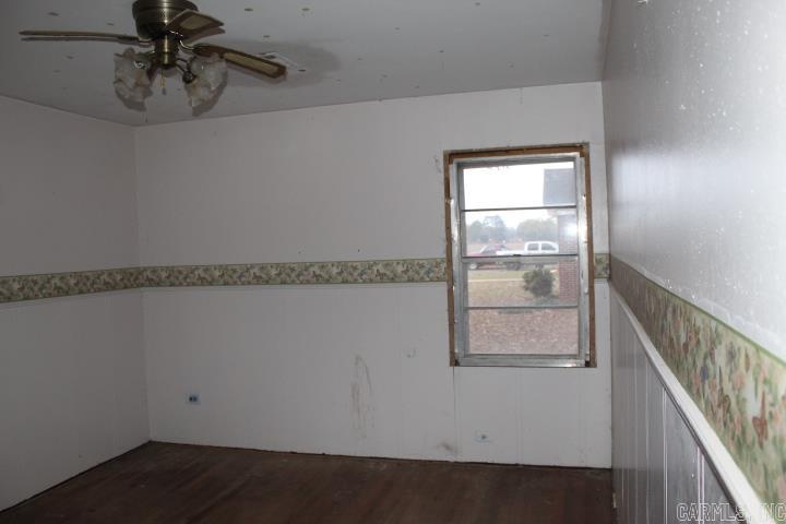 504 NE 3rd  England, AR