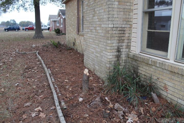 504 NE 3rd  England, AR