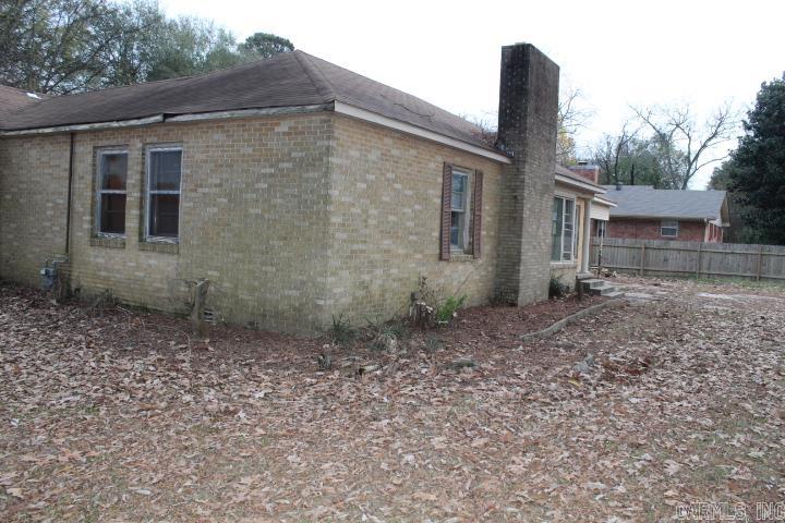 504 NE 3rd  England, AR