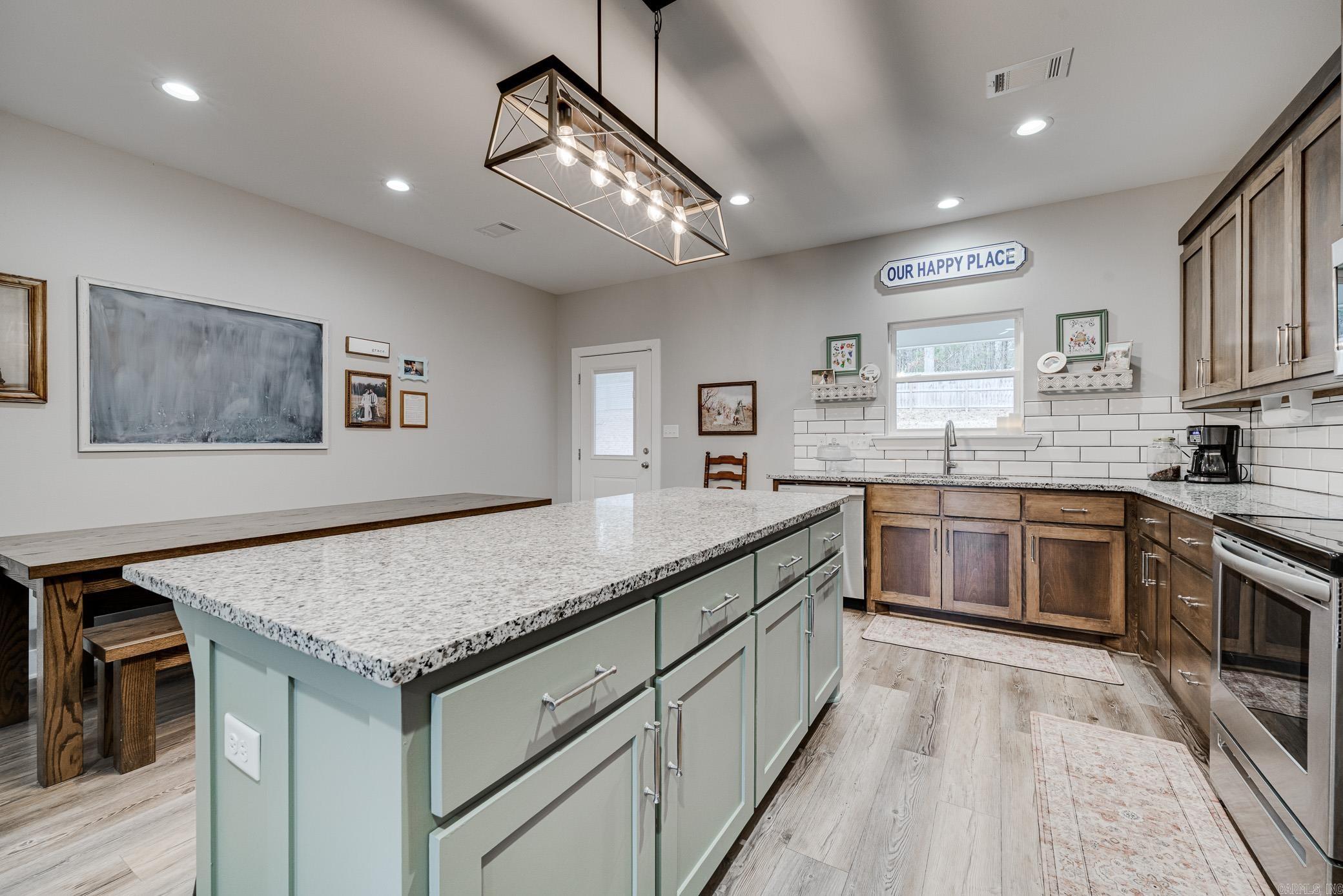 62 Ridge  Greenbrier, AR