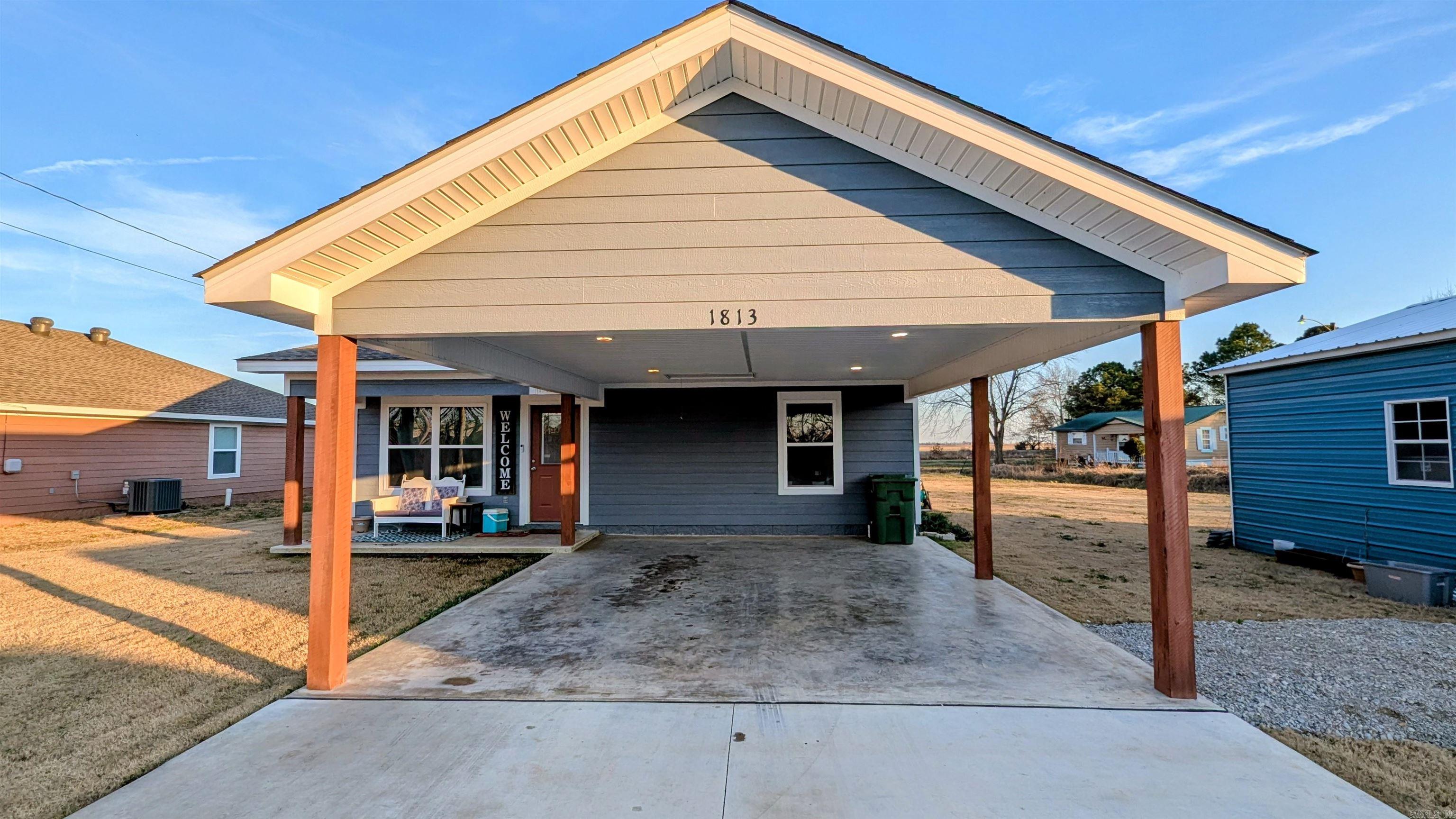 1813 SE Front Street  Hoxie, AR