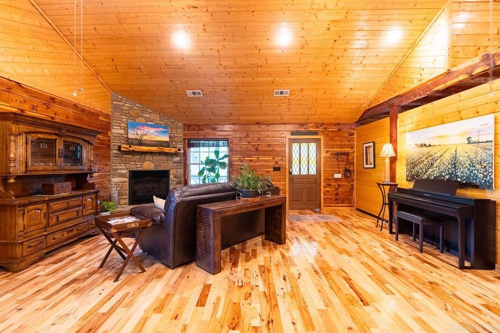 105 Green Meadow Road  Mountain View, AR