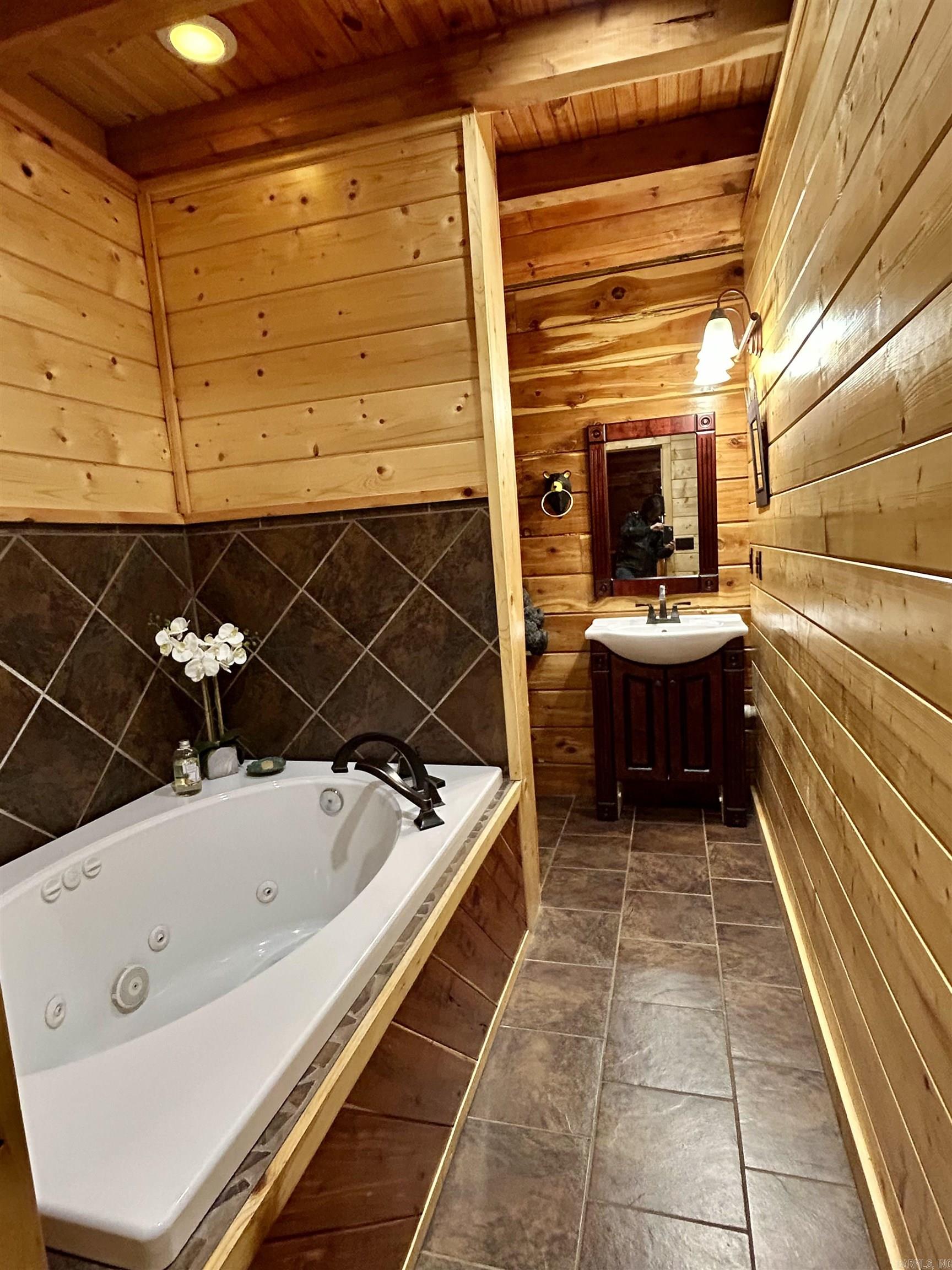 105 Green Meadow Road  Mountain View, AR