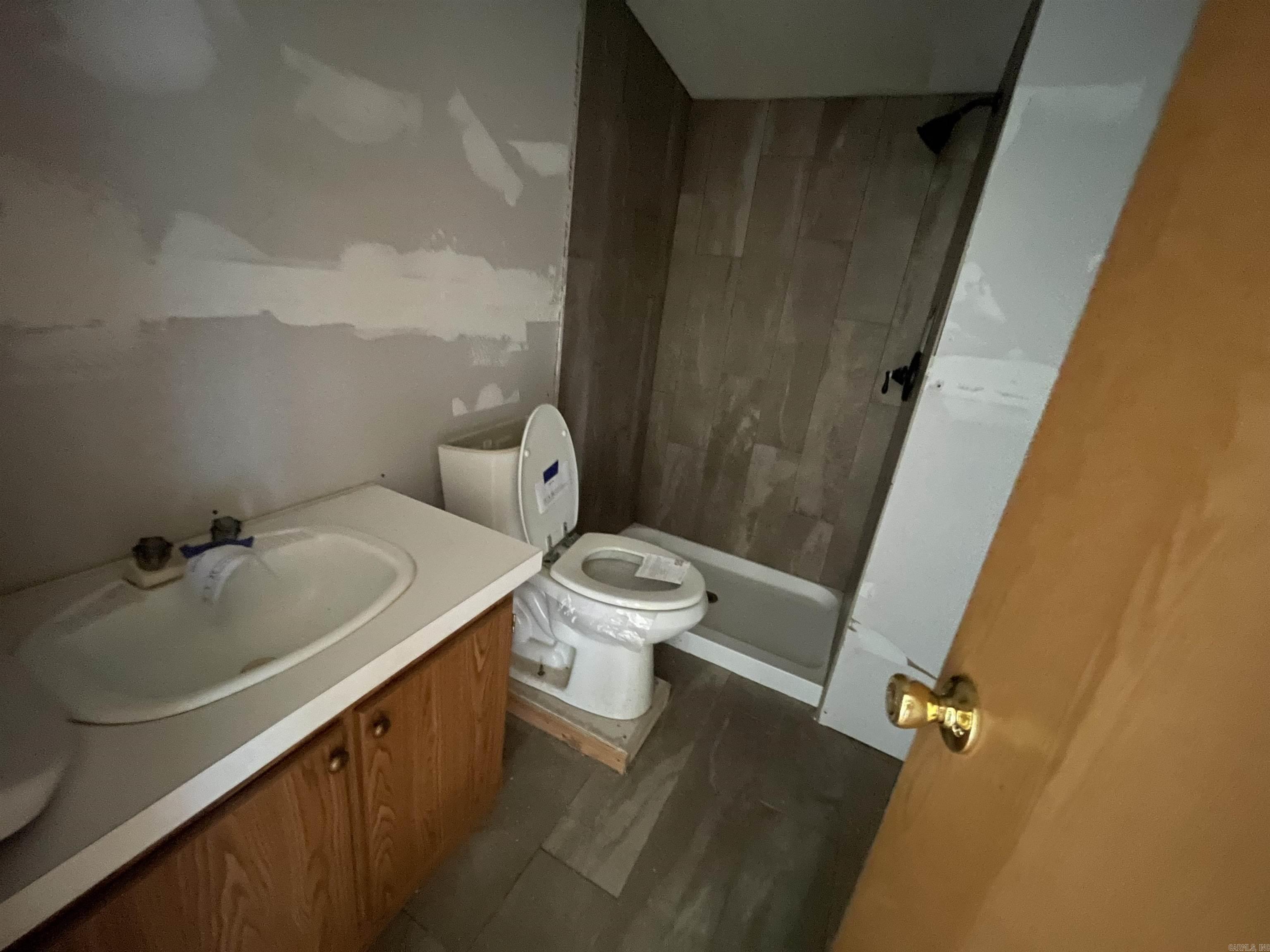 121 Ebony  Hot Springs, AR