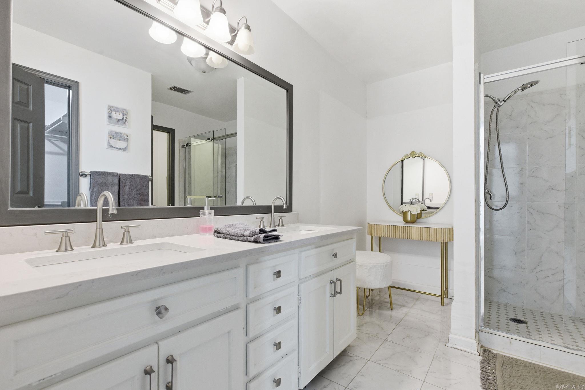 30 Summerland Ct  Little Rock, AR