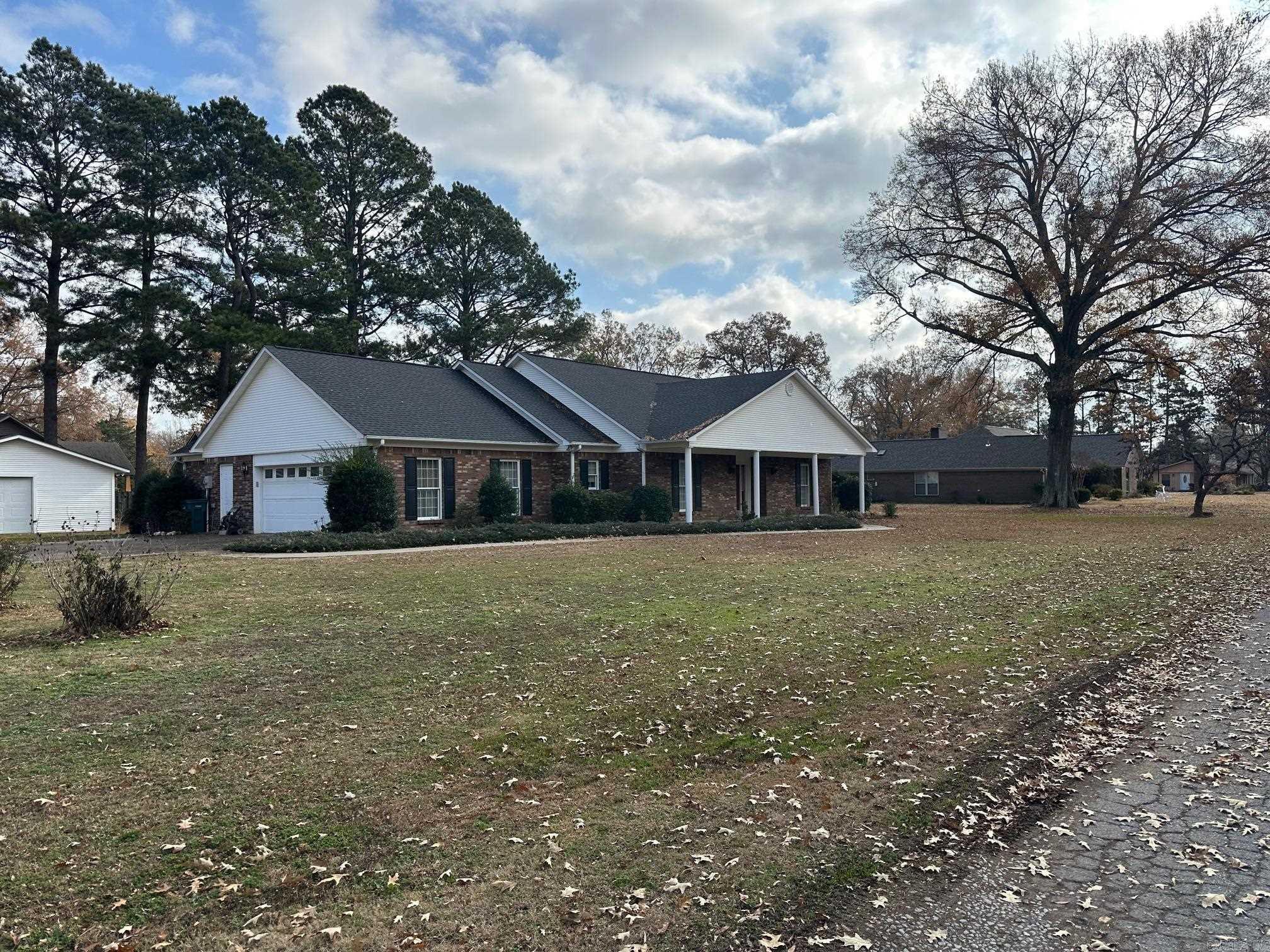 1107 S Tyler  DeWitt, AR