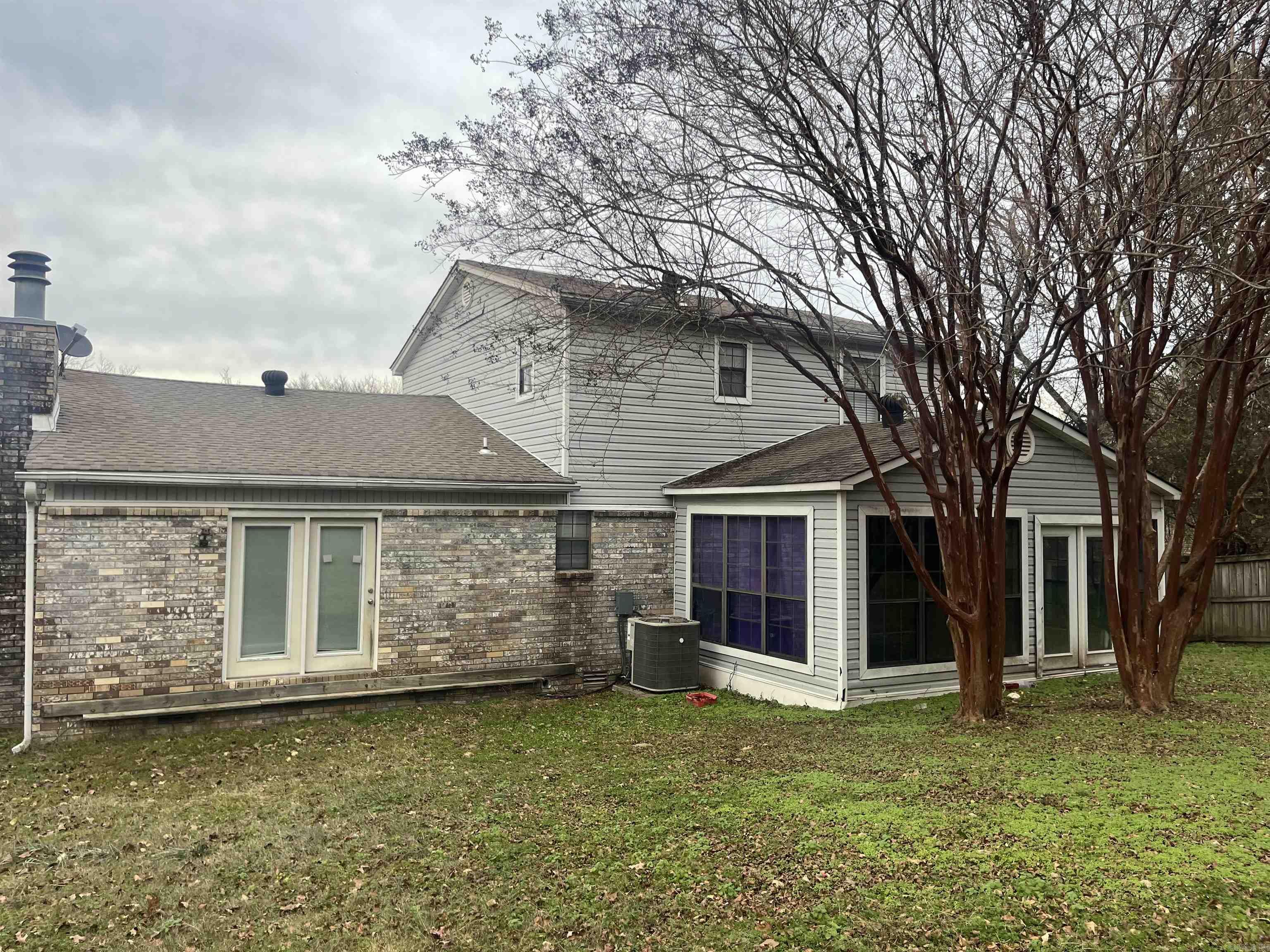 15 red oak lane  Russellville, AR