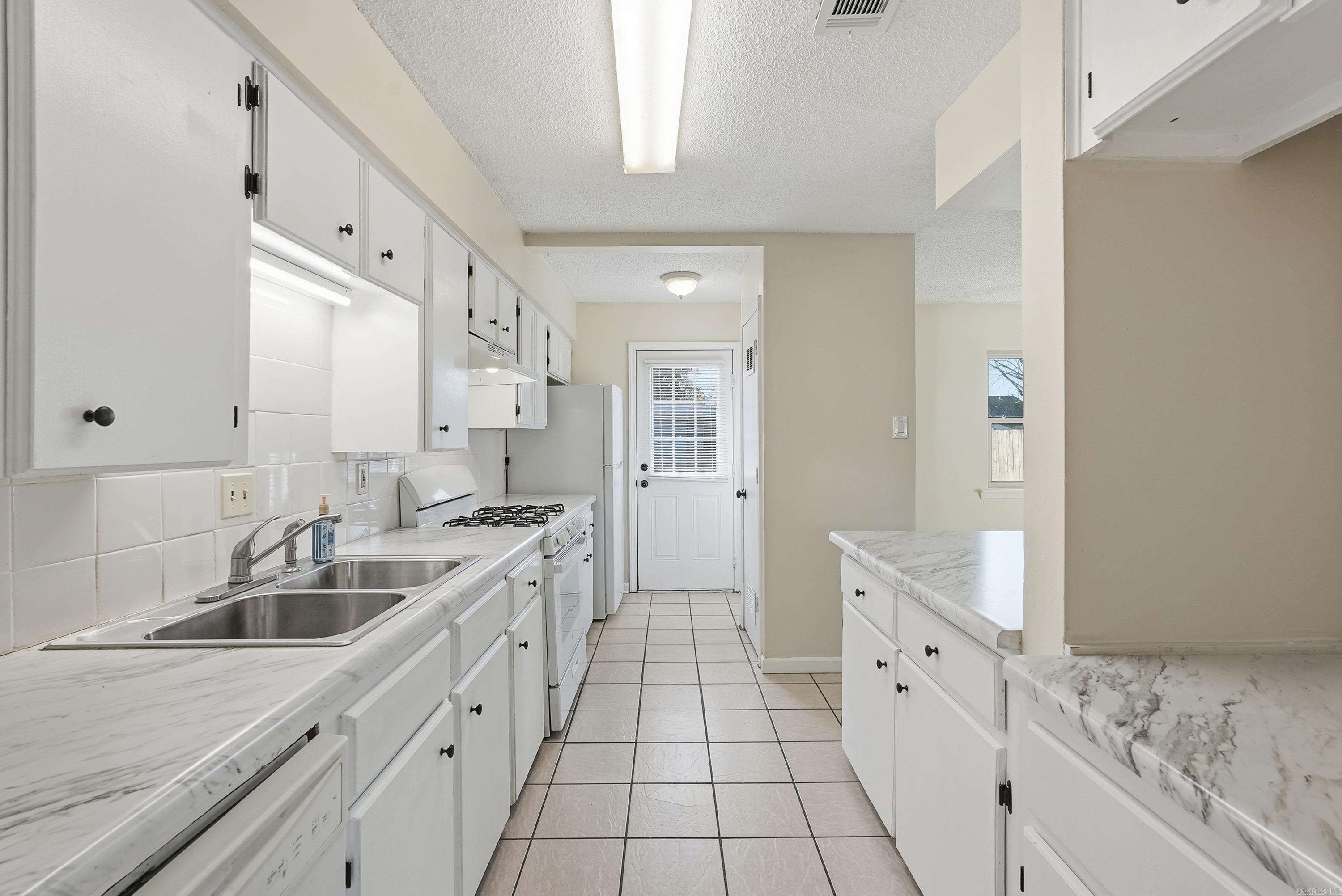 406 Ridgelea Ave  Sherwood, AR