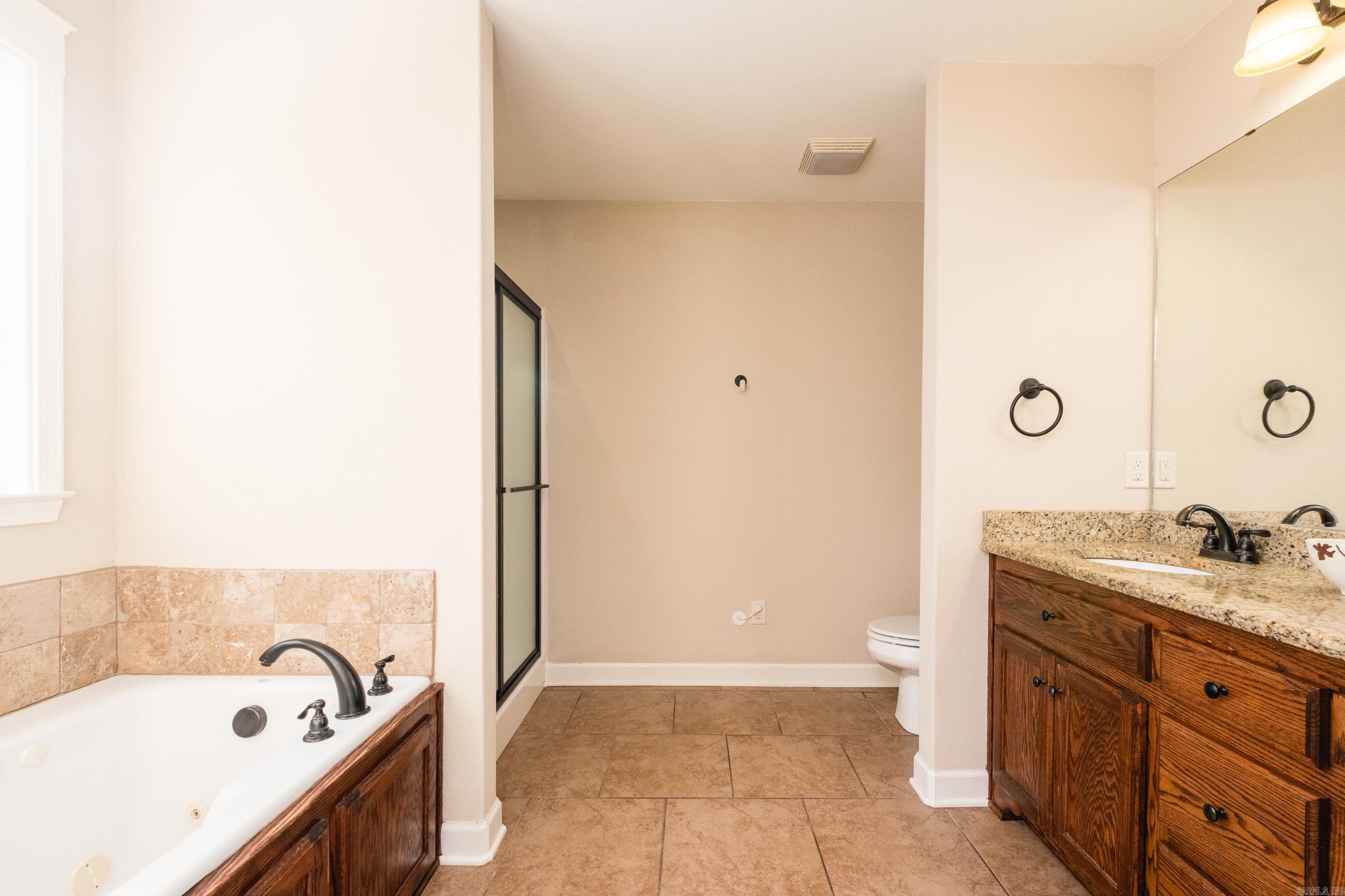 1194 Oak Glenn Loop  Bryant, AR