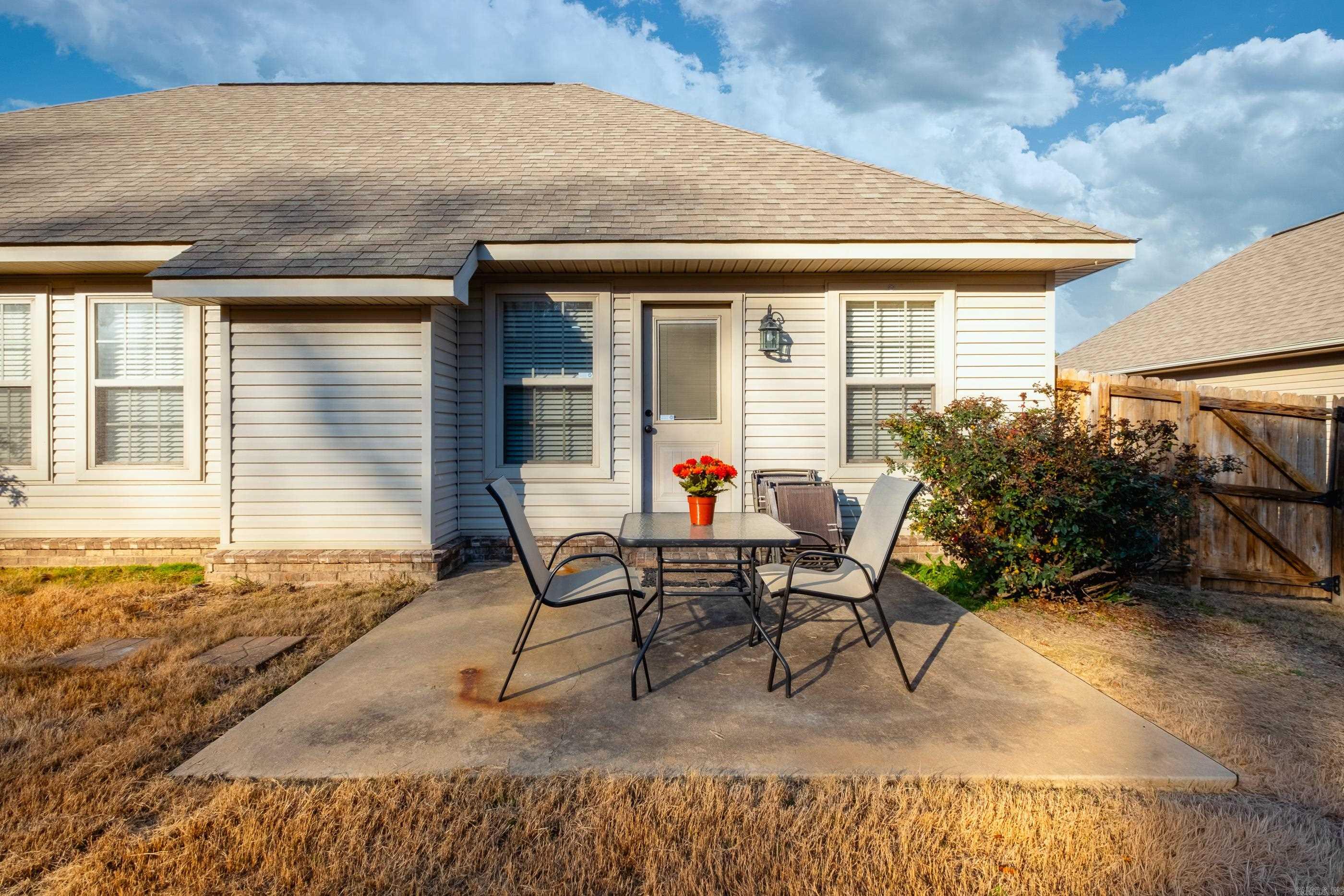 1194 Oak Glenn Loop  Bryant, AR