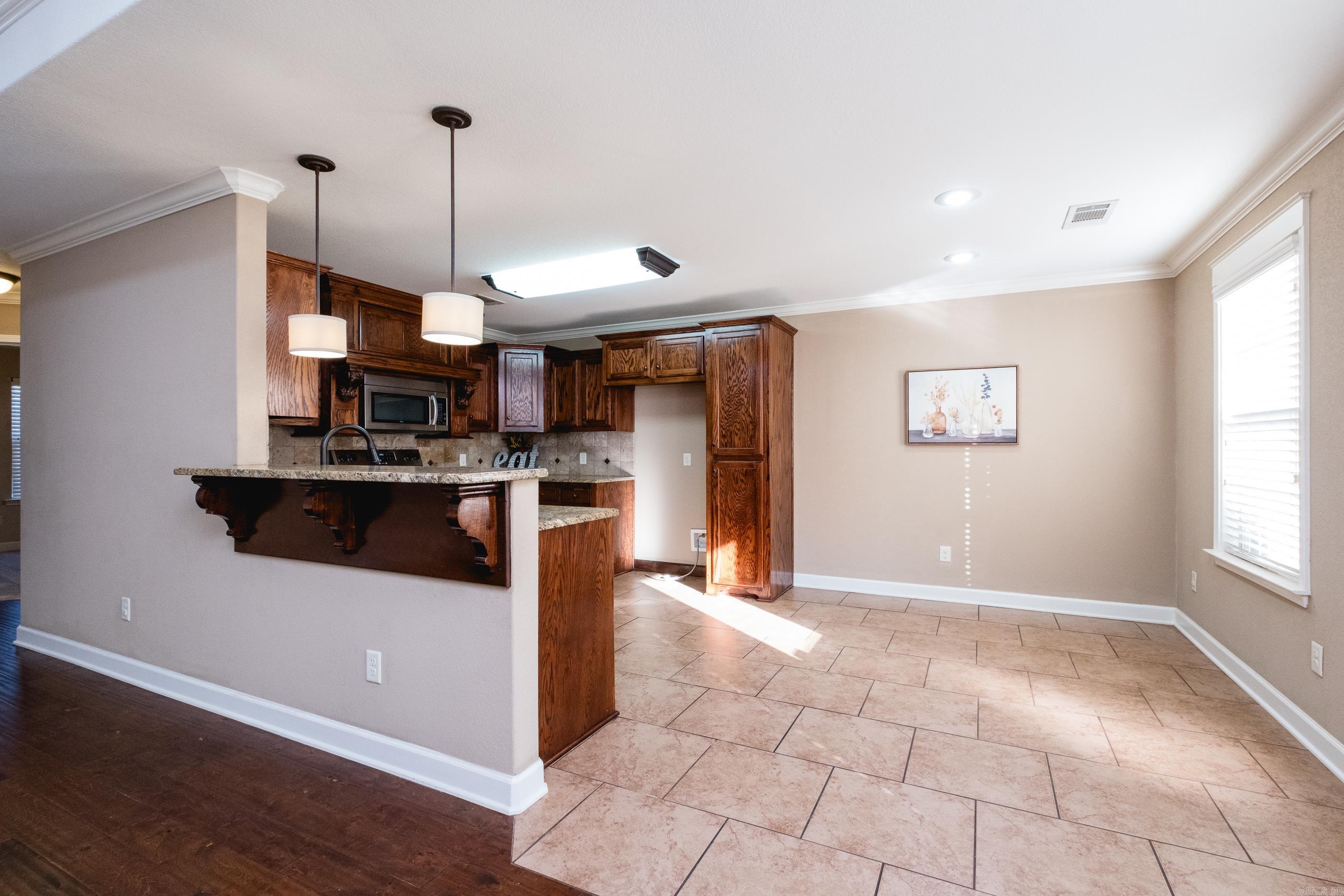 1194 Oak Glenn Loop  Bryant, AR