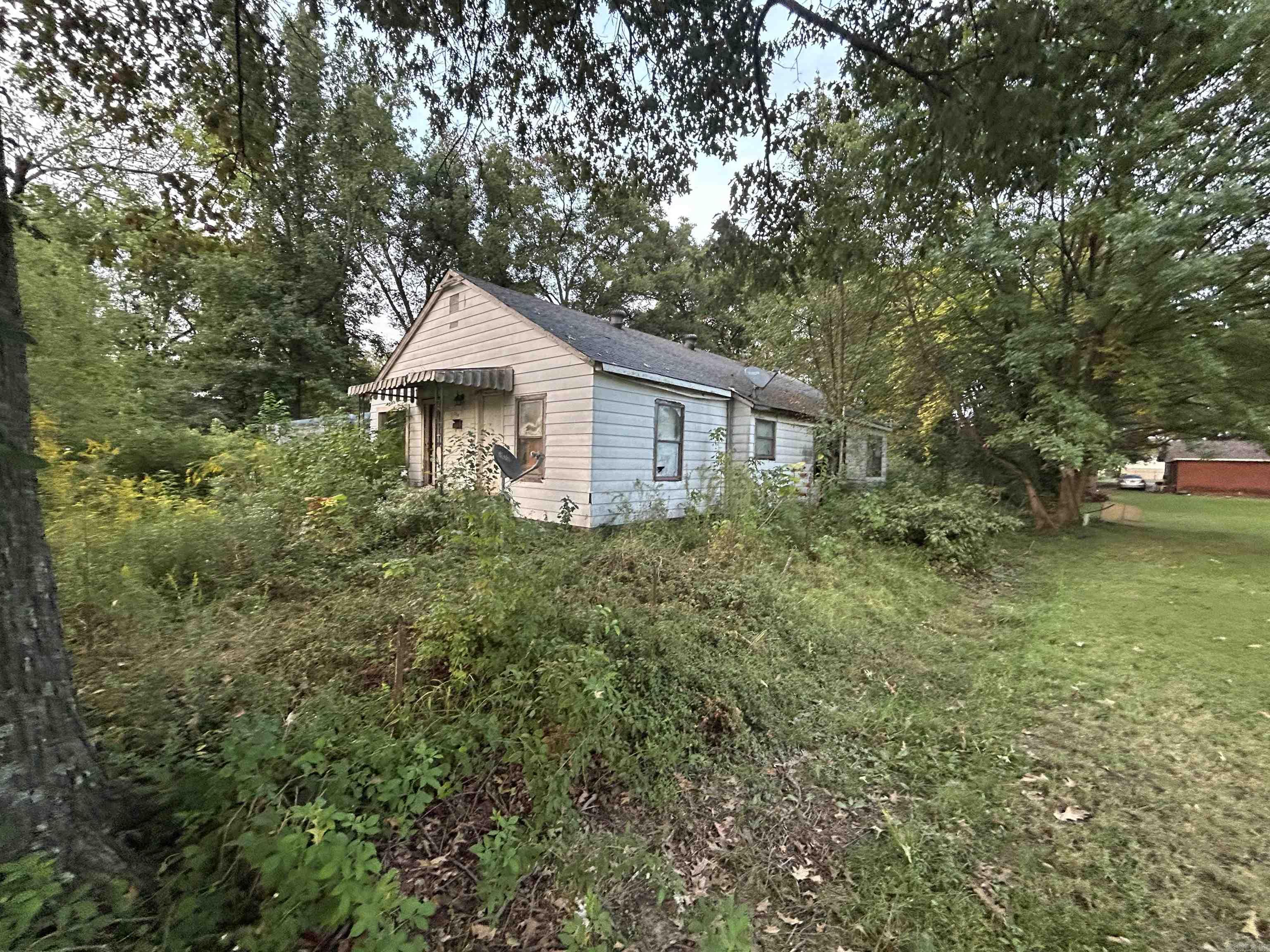 519 SW 4TH  England, AR