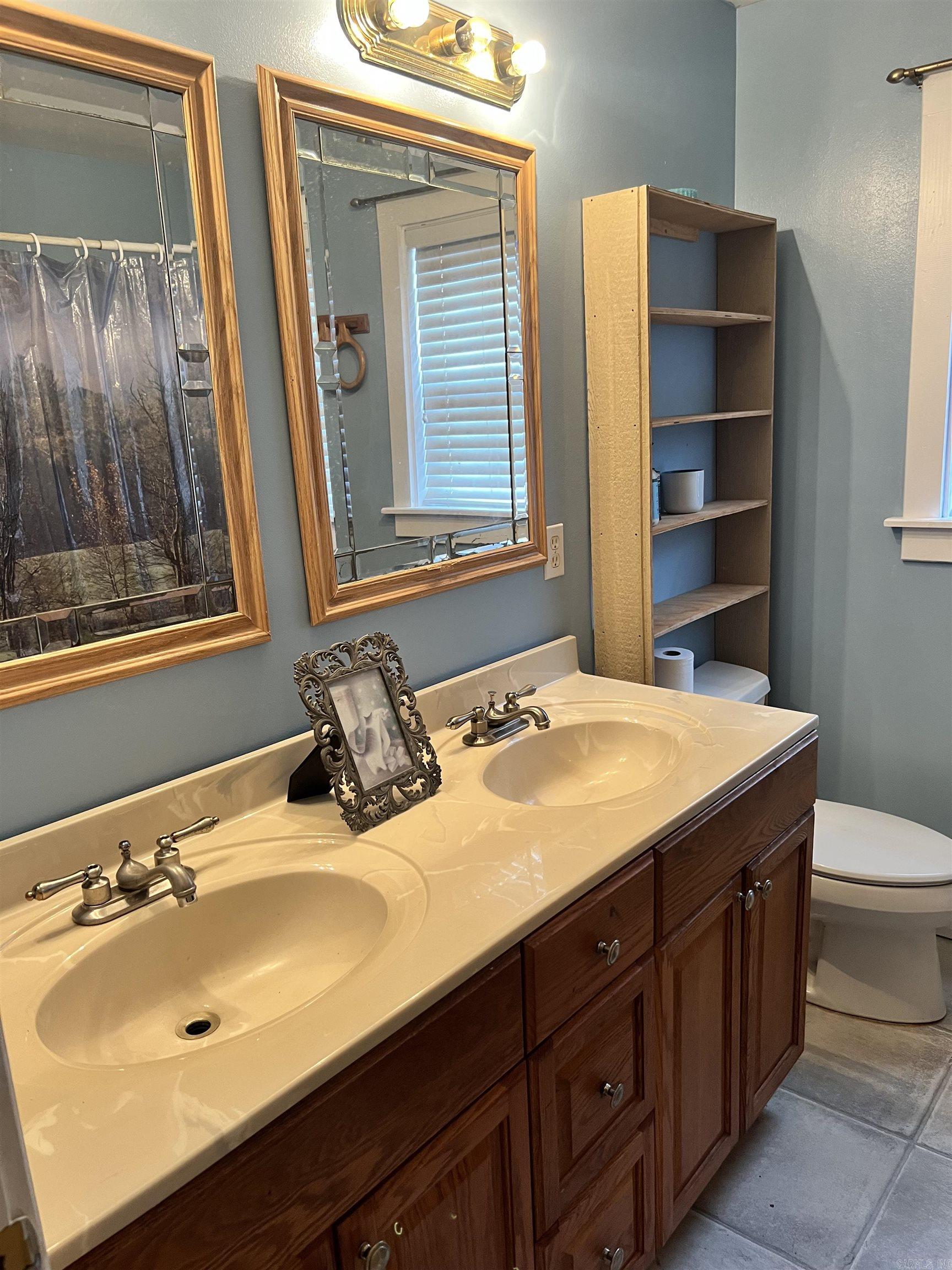 10040 N AR 31  Lonoke, AR