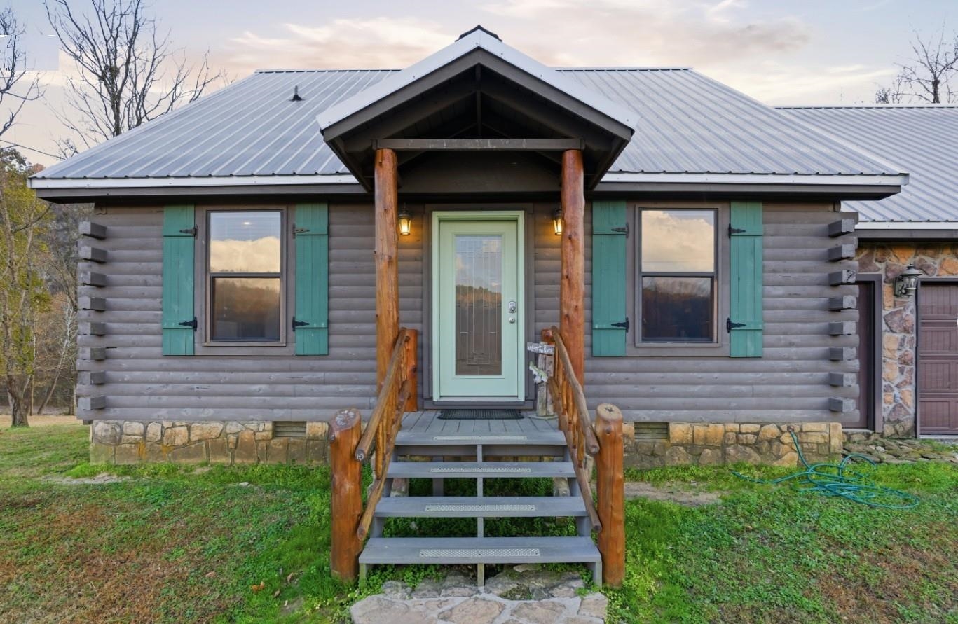 908 S Riverview 832 S Riverview Lane Mountain View, AR