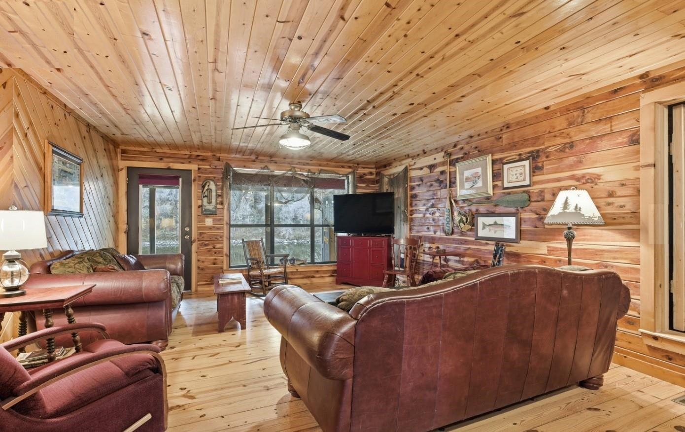 908 S Riverview 832 S Riverview Lane Mountain View, AR