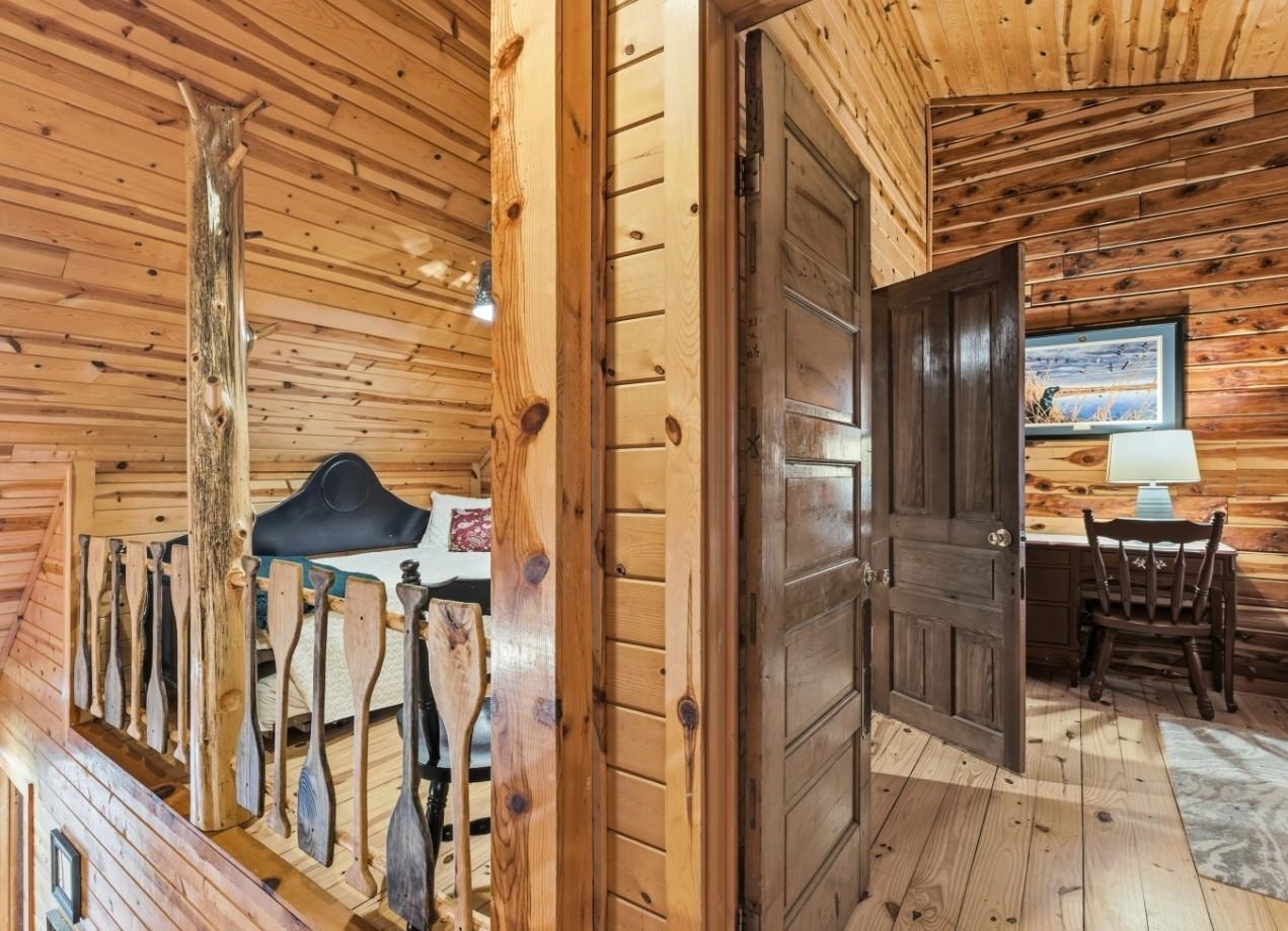 908 S Riverview 832 S Riverview Lane Mountain View, AR