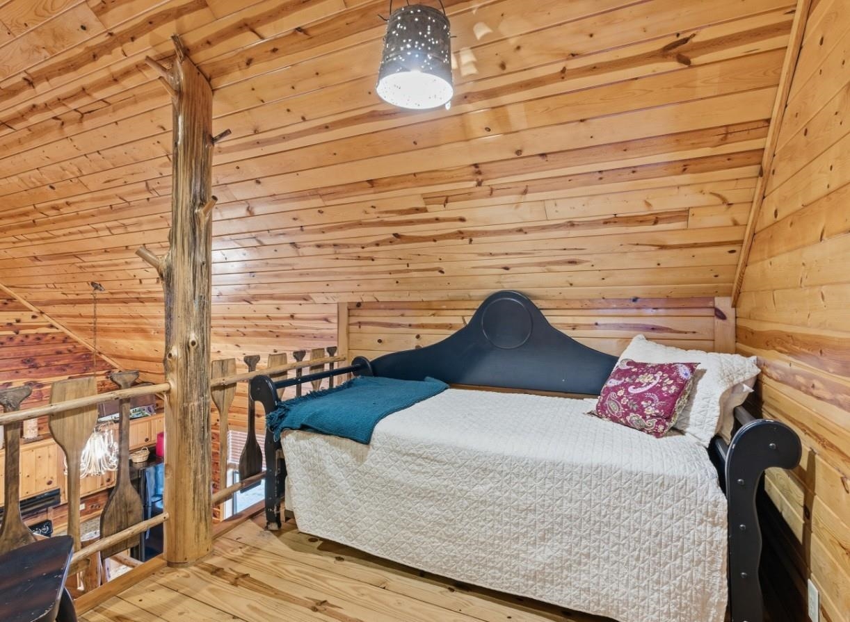 908 S Riverview 832 S Riverview Lane Mountain View, AR