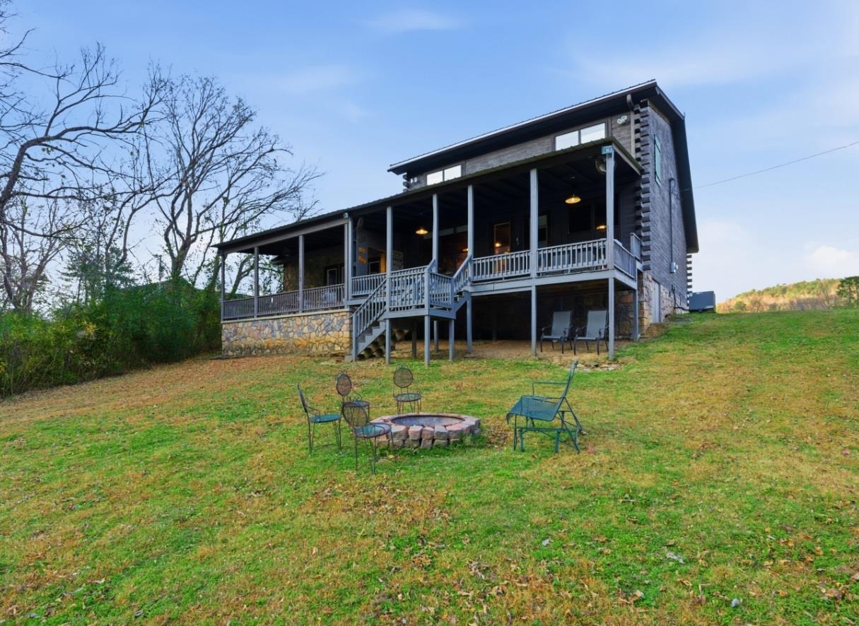 908 S Riverview 832 S Riverview Lane Mountain View, AR