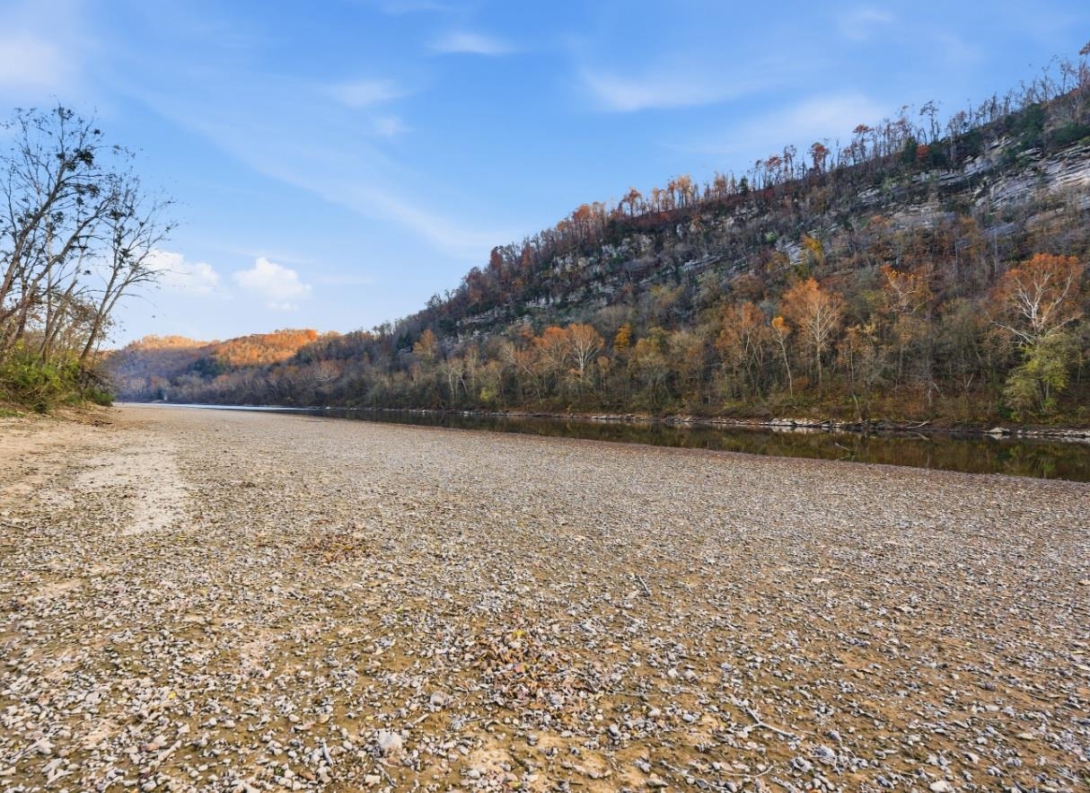 908 S Riverview 832 S Riverview Lane Mountain View, AR