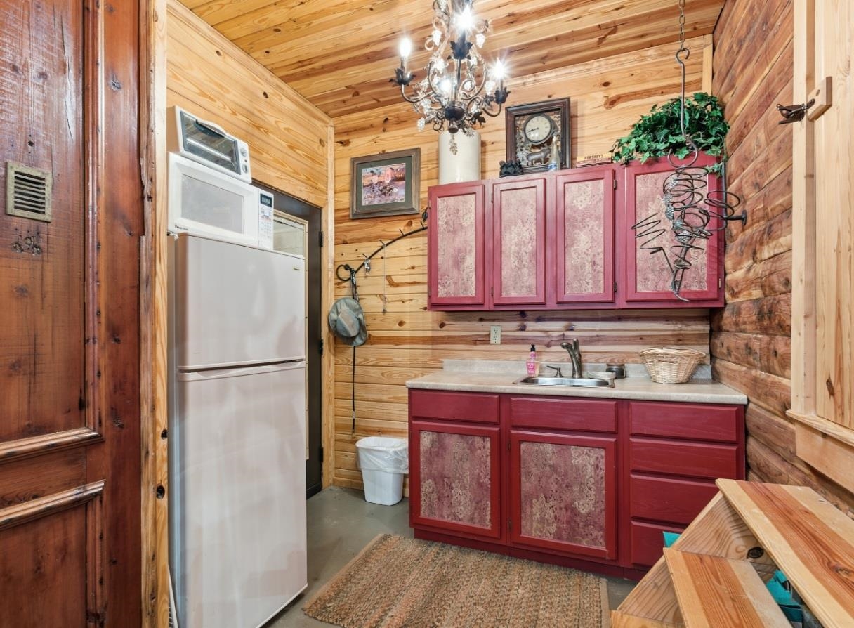 908 S Riverview 832 S Riverview Lane Mountain View, AR