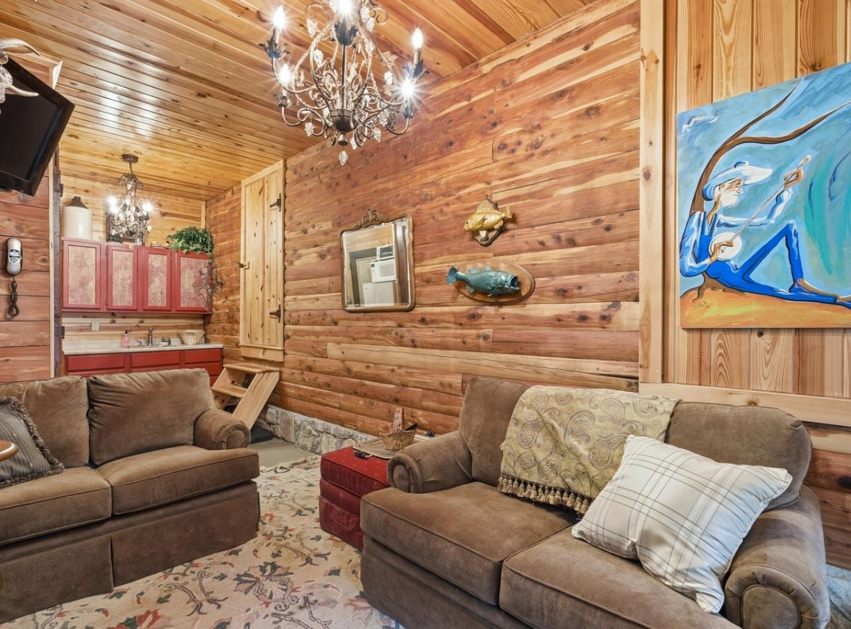 908 S Riverview 832 S Riverview Lane Mountain View, AR