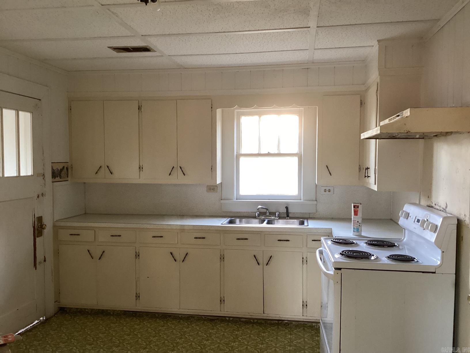 828 East Main St  Prescott, AR