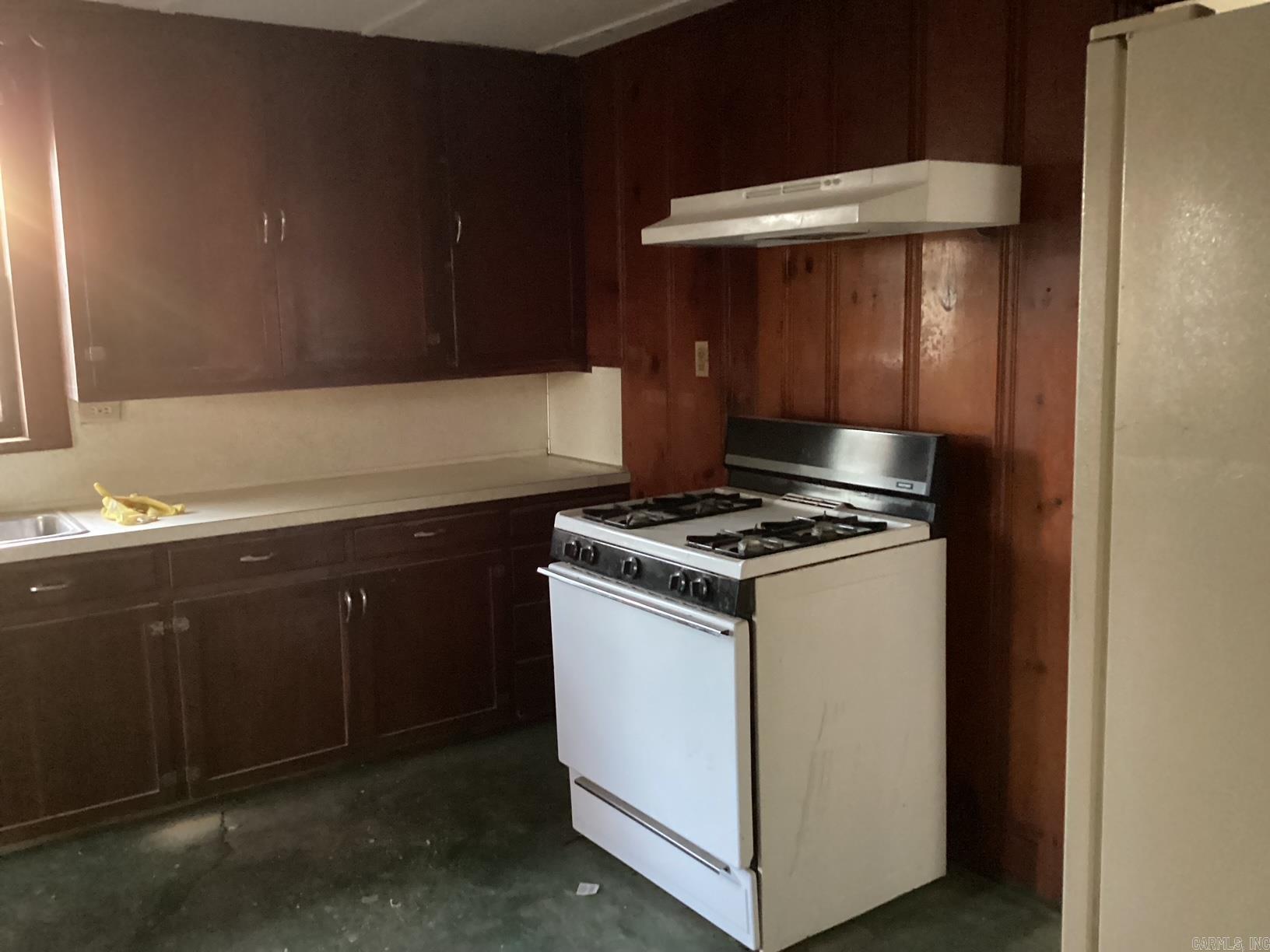 828 East Main St  Prescott, AR