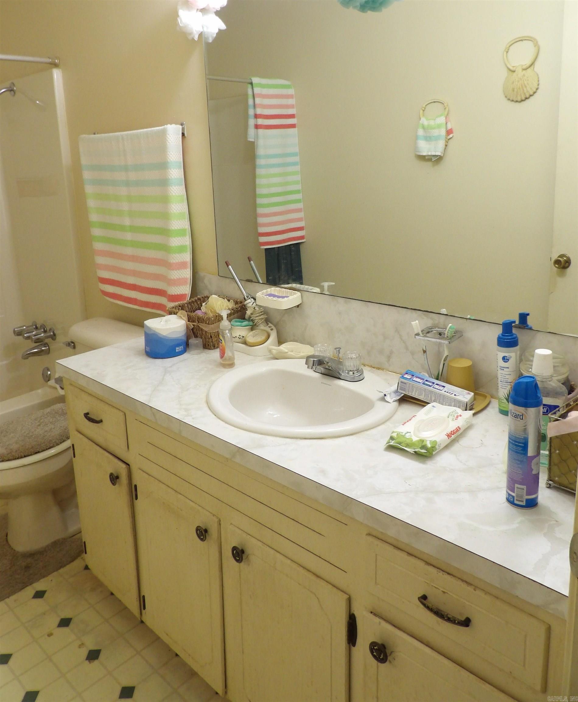 524 E Calhoun  Monticello, AR