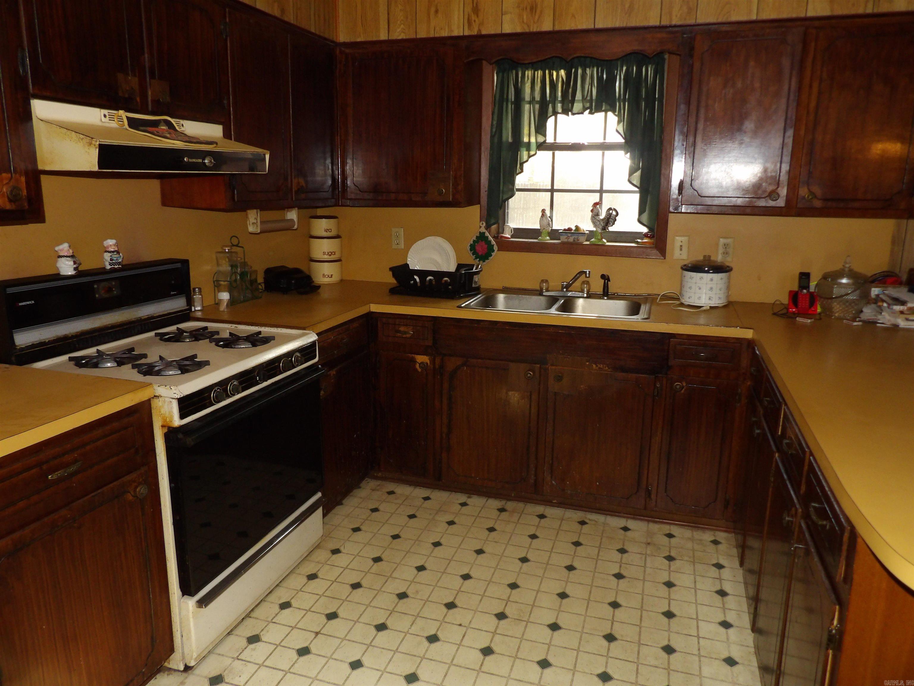 524 E Calhoun  Monticello, AR