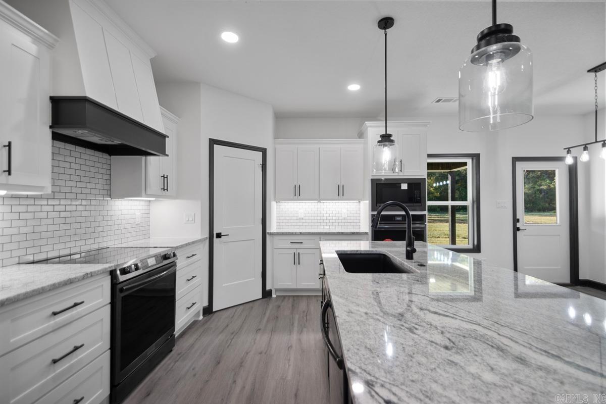 1112 Duke  Bauxite, AR