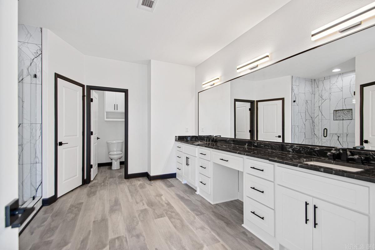 1064 Duke  Bauxite, AR