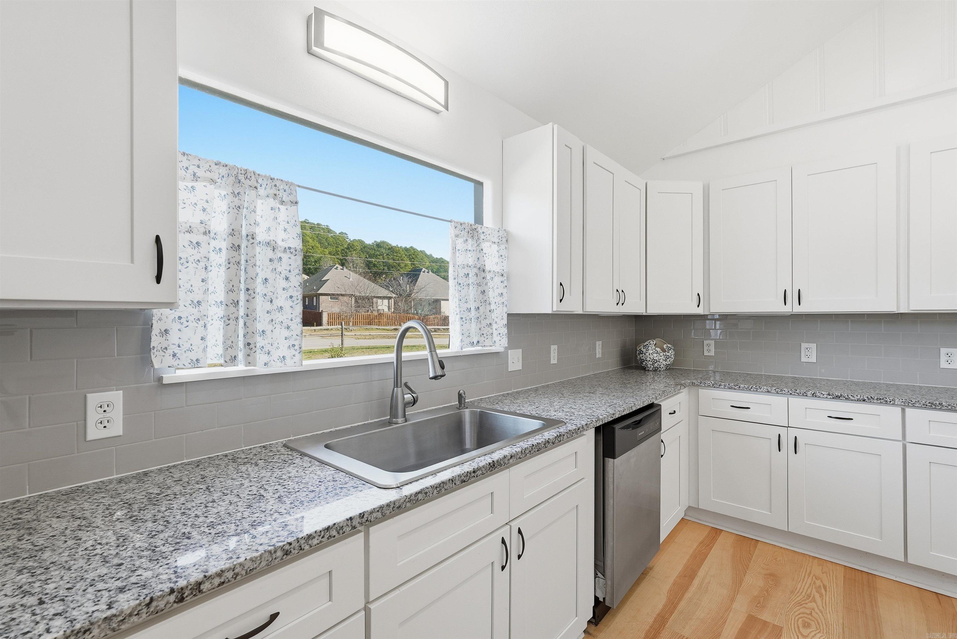 5524 Pinnacle Valley Rd  Little Rock, AR